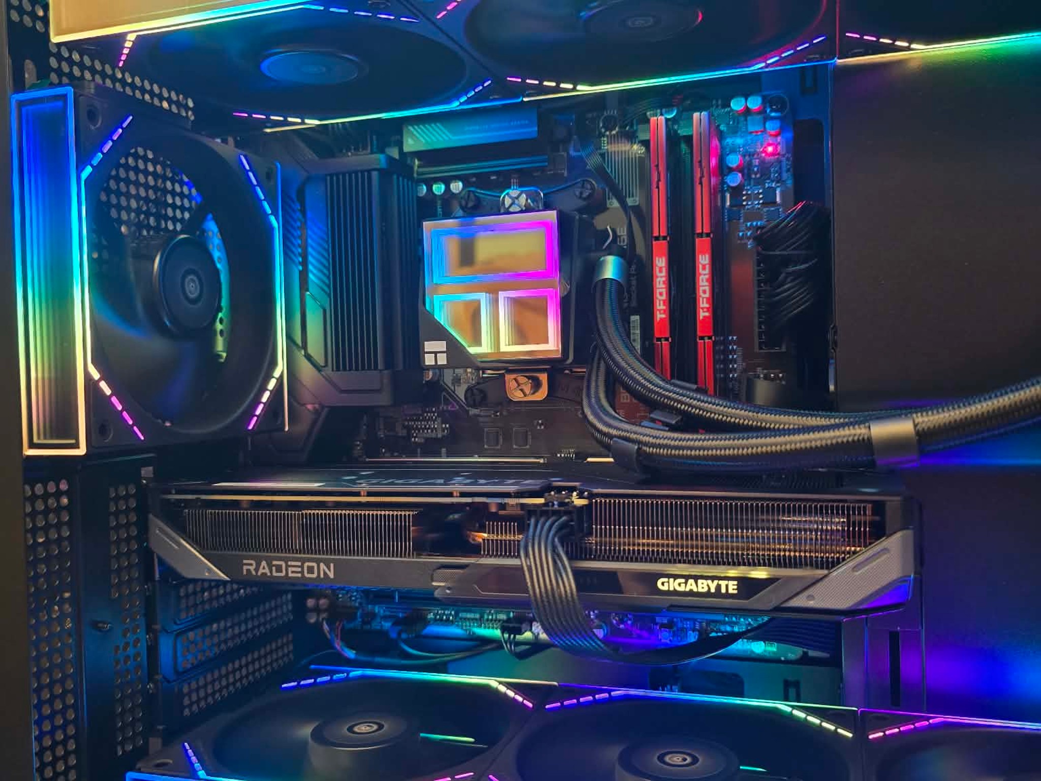 🚀 1440P ALL NEW CUSTOM AM5 PC | RX 9060XT 16GB | RYZEN 5 7600X | 1TB SSD | 32GB DDR5 6000MHZ 🚀