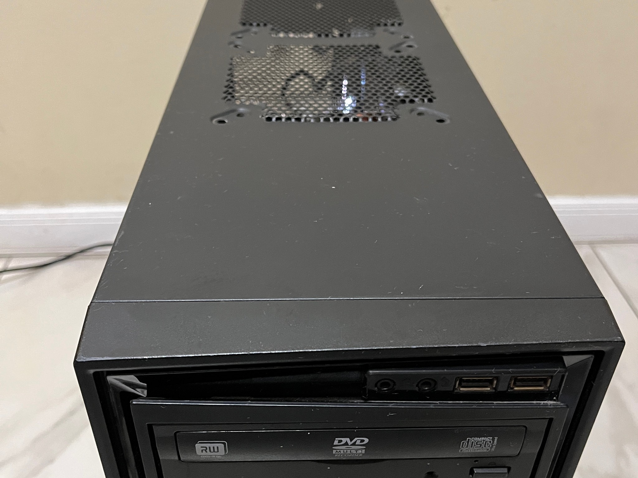 🟠🔥NVIDIA GTX Titan X Pascal, Intel i7-7700K, 16GB RAM, 1.2 TB Storage, High FPS Custom Gaming PC