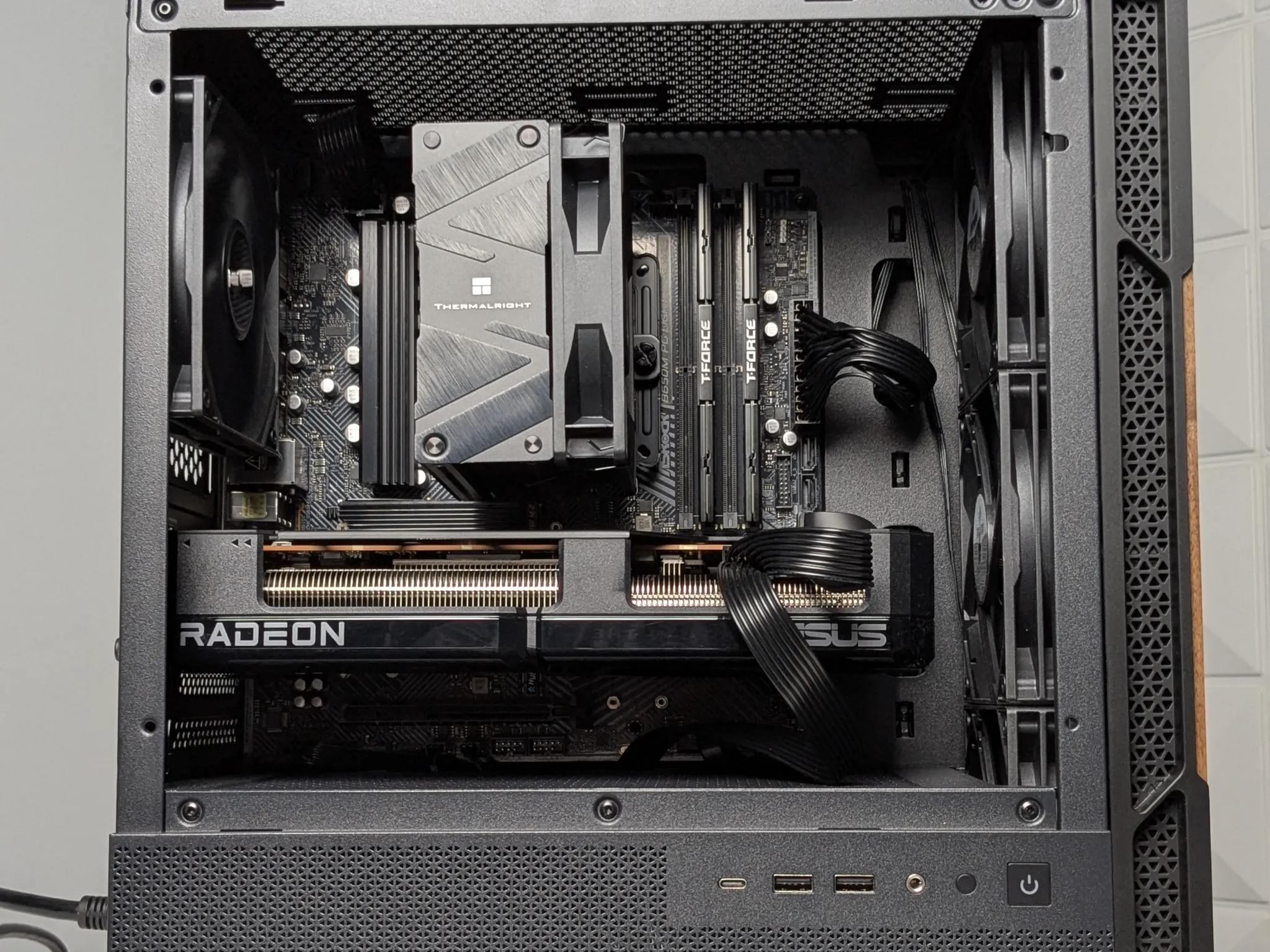 Mid Range Gaming PC - Ryzen 5 7500F - RX 7800 XT
