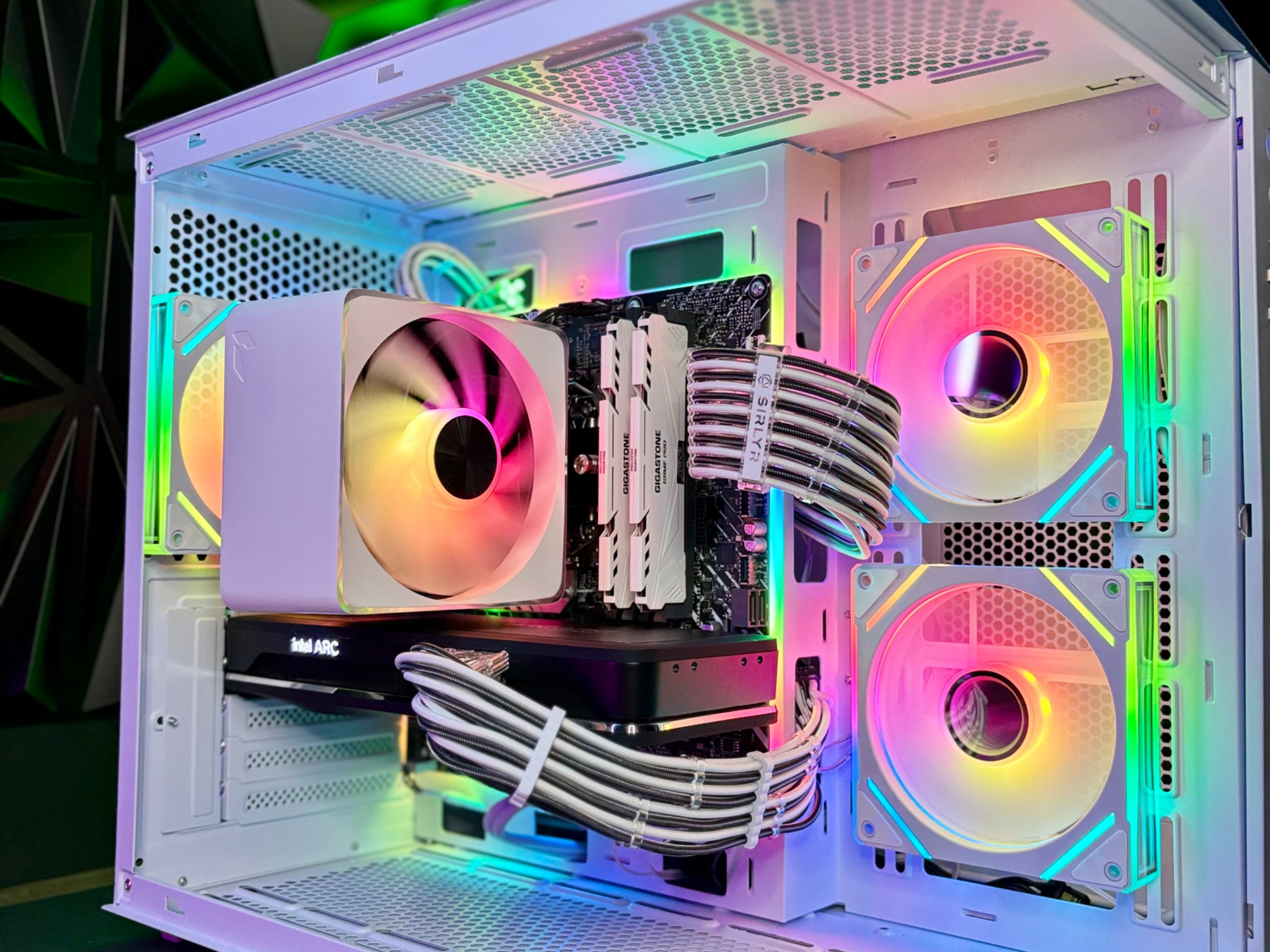 GAMING PC / Arc A750 / 12100F / 32 GB RAM / 1 TB STORAGE + WiFi