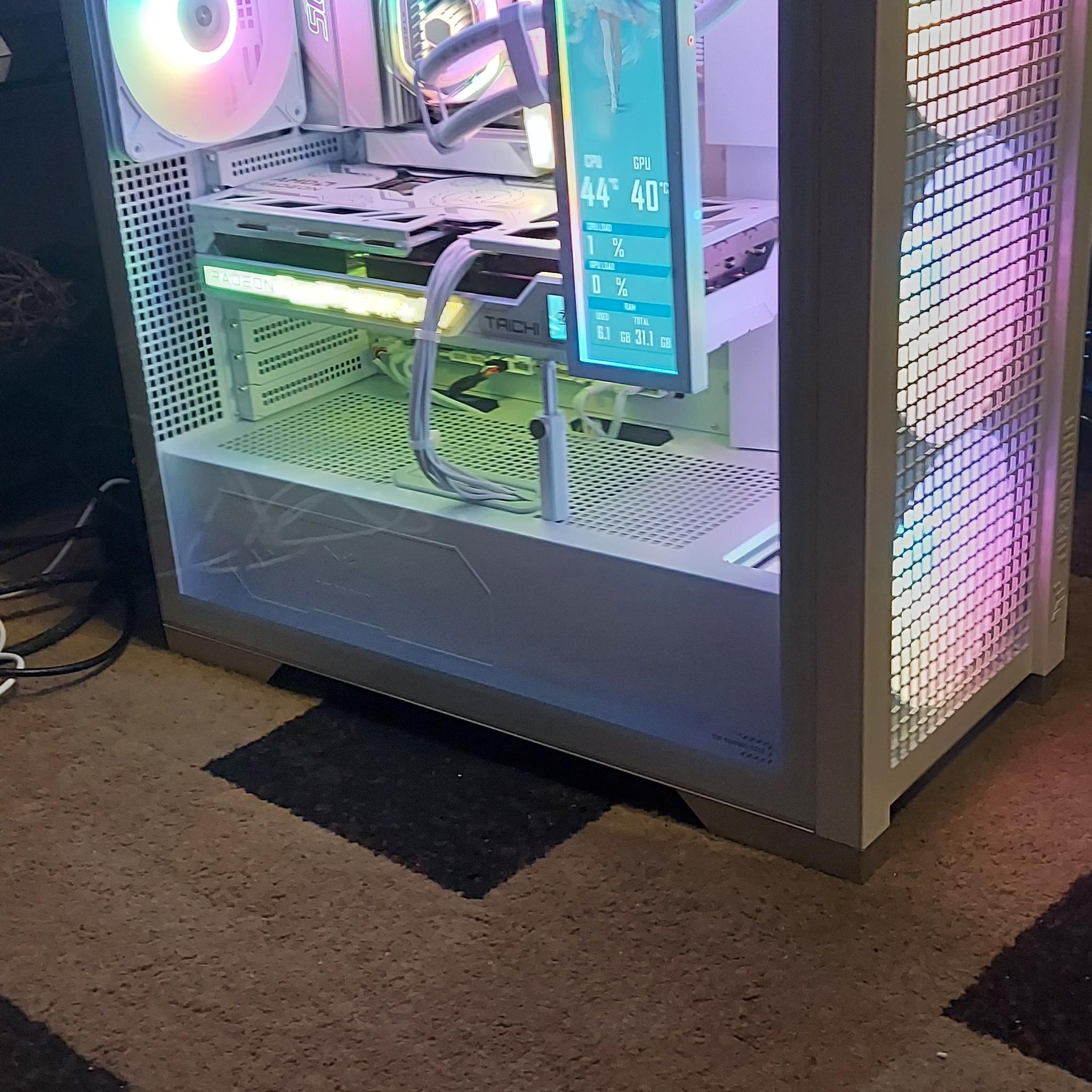 Aorus Ice 9850X3D/RX 9070XT Gaming PC