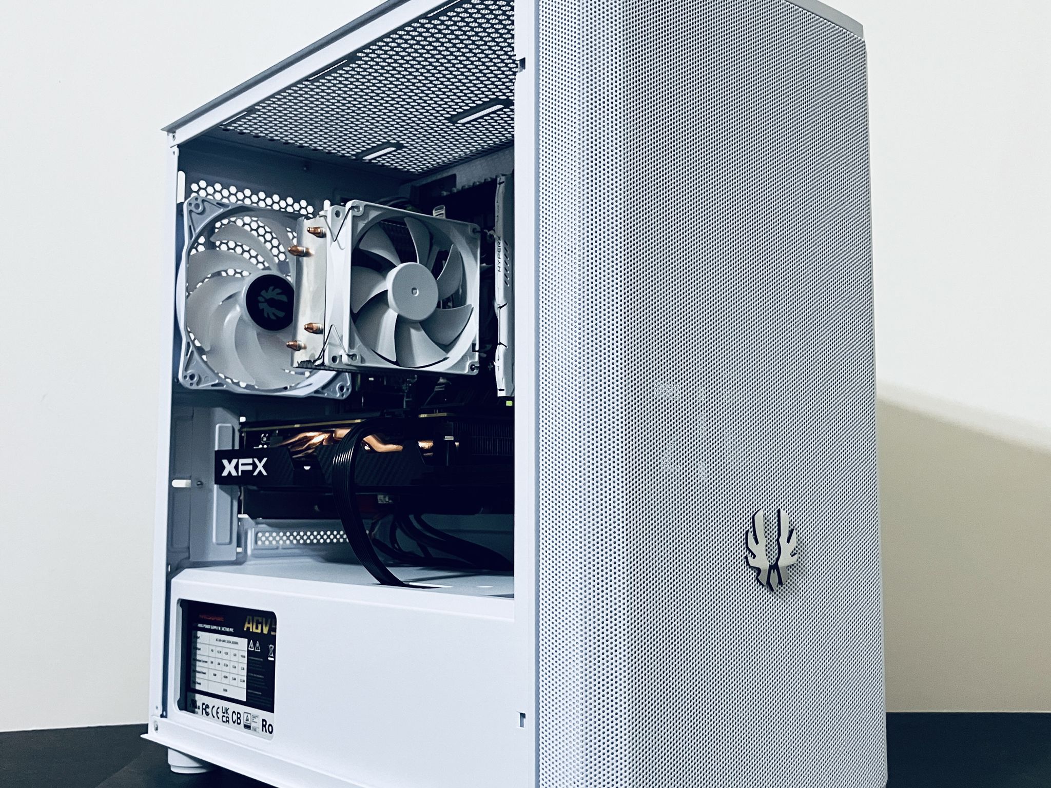 ⚡Budget White Gaming PC - Intel Xeon 8-cores ● 16GB RAM ● 512GB SSD ● AMD RX 580 8GB