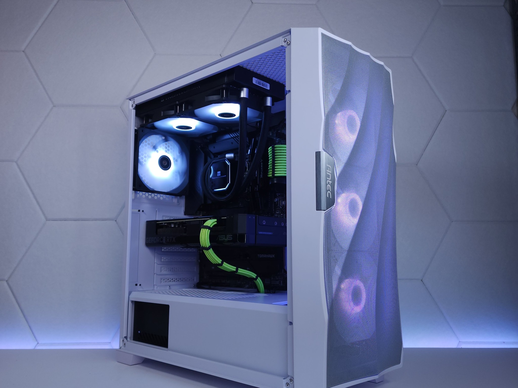 💚🤍RTX 4070 | Core i5 12600K | 32GB 3200MHz | 1TB NVMe SSD