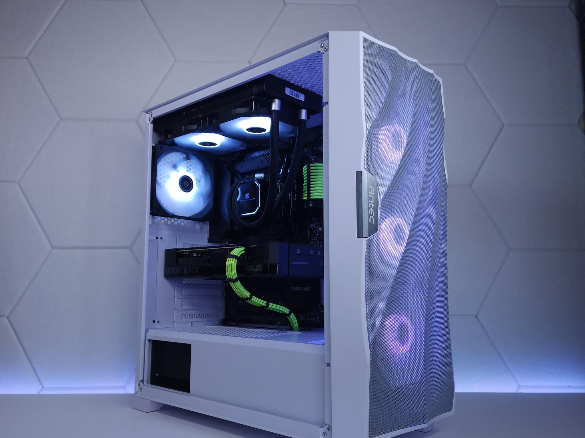 💚🤍RTX 4070 | Core i5 12600K | 32GB 3200MHz | 1TB NVMe SSD