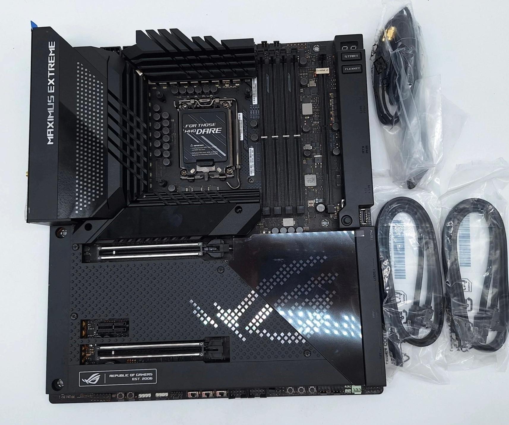 ASUS ROG Maximus Z690 Extreme DDR5 EATX INTEL SOCKET 1700 WIFI PCIE 5.0