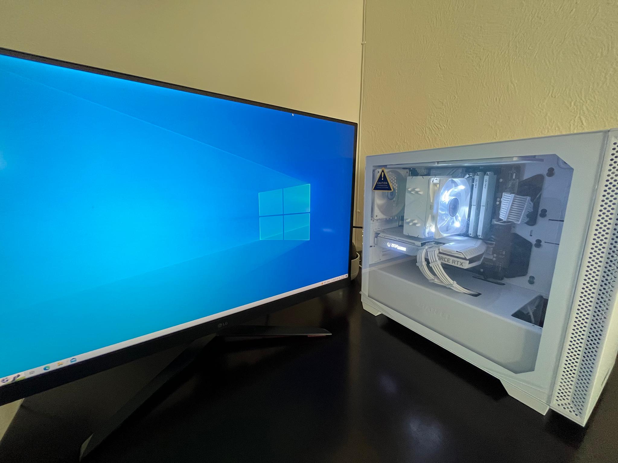 White-Out V3 Intel i5 11600K/RTX 3060 12GB
