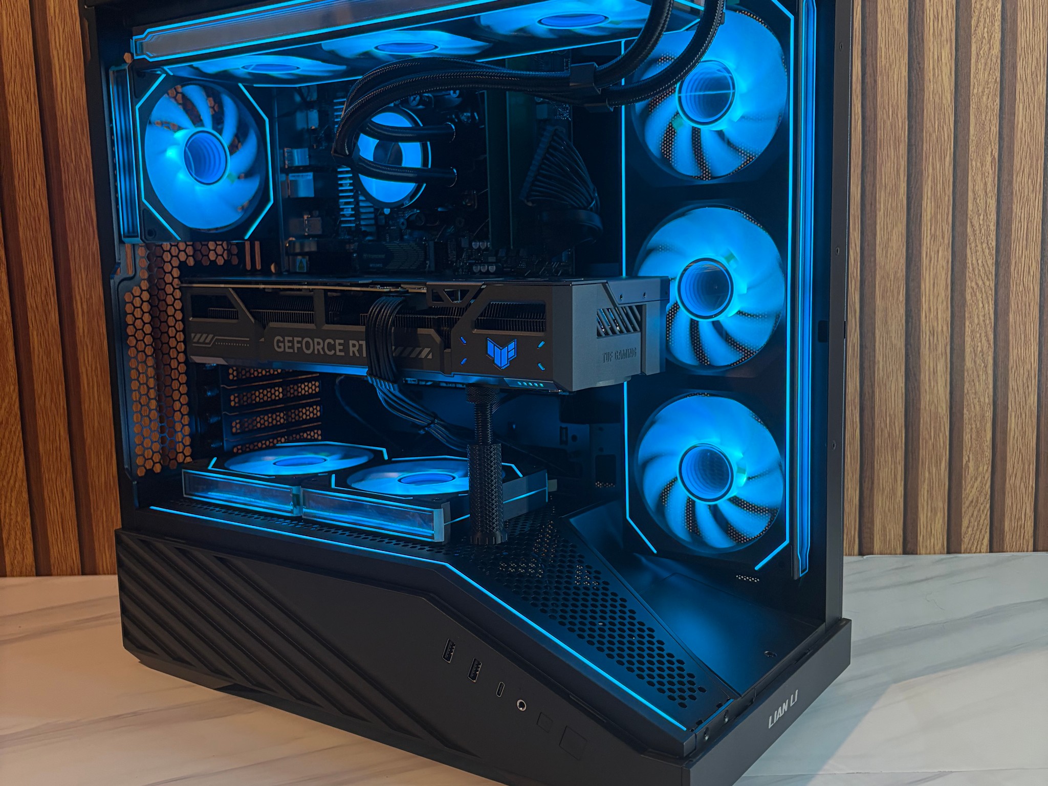 RTX 5070 | 7800X3D | 16GB DDR5 | 1TB NVME | 360MM AIO | 1000W