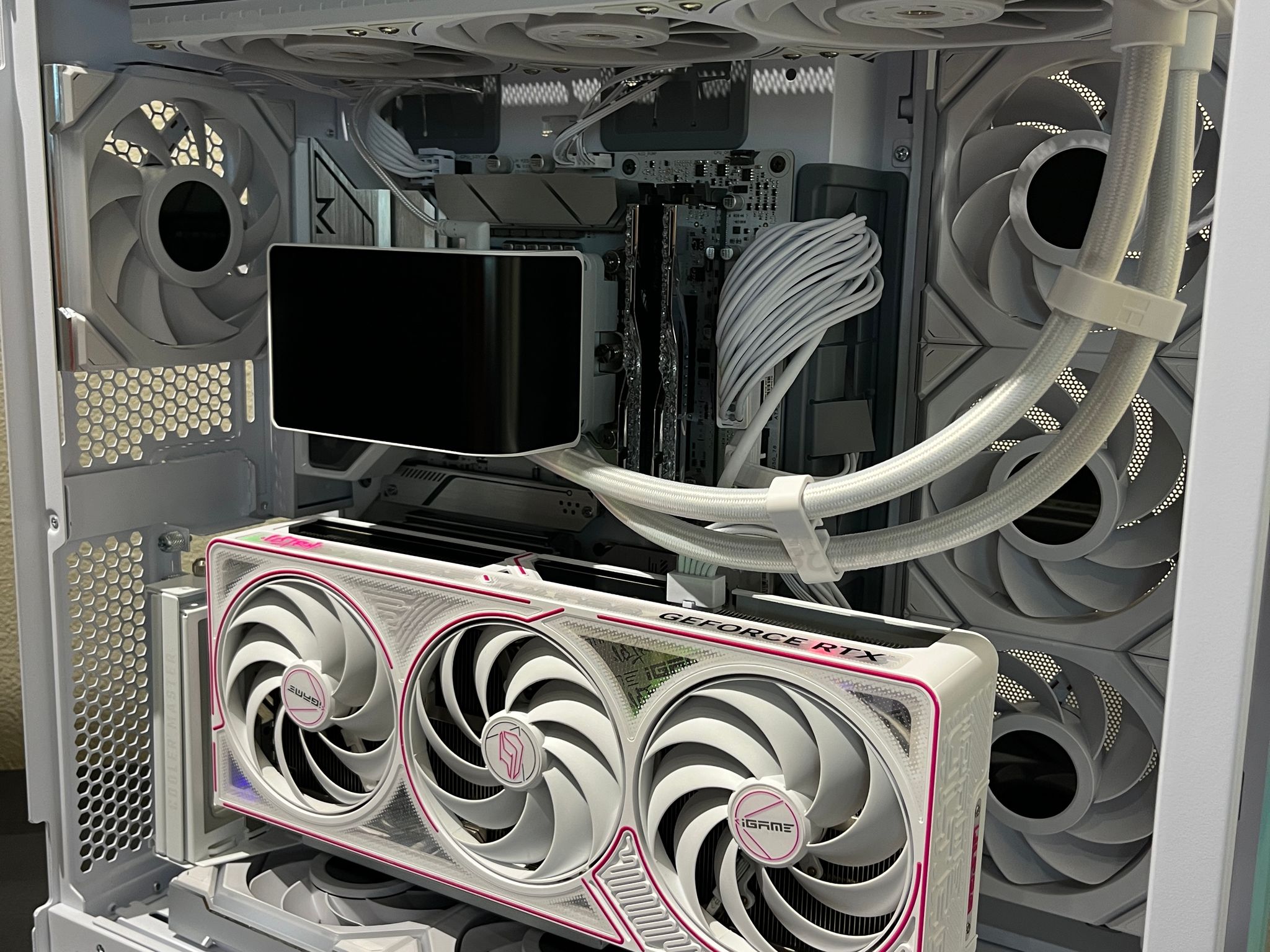 ALL WHITE GAMING PC Foreign 5080/ 64Gb DDR5/ I9 14900K/ 1200 PSU