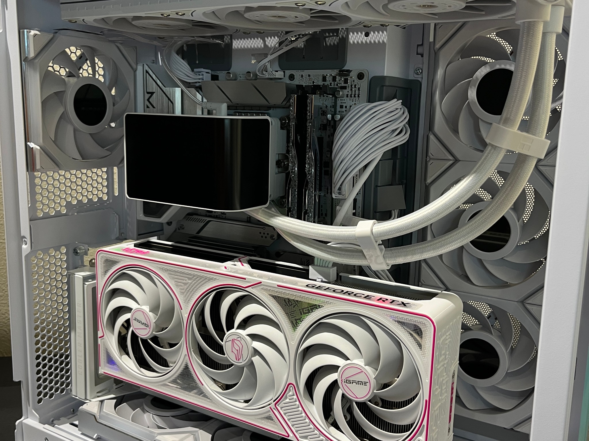 ALL WHITE GAMING PC Foreign 5080/ 64Gb DDR5/ I9 14900K/ 1200 PSU