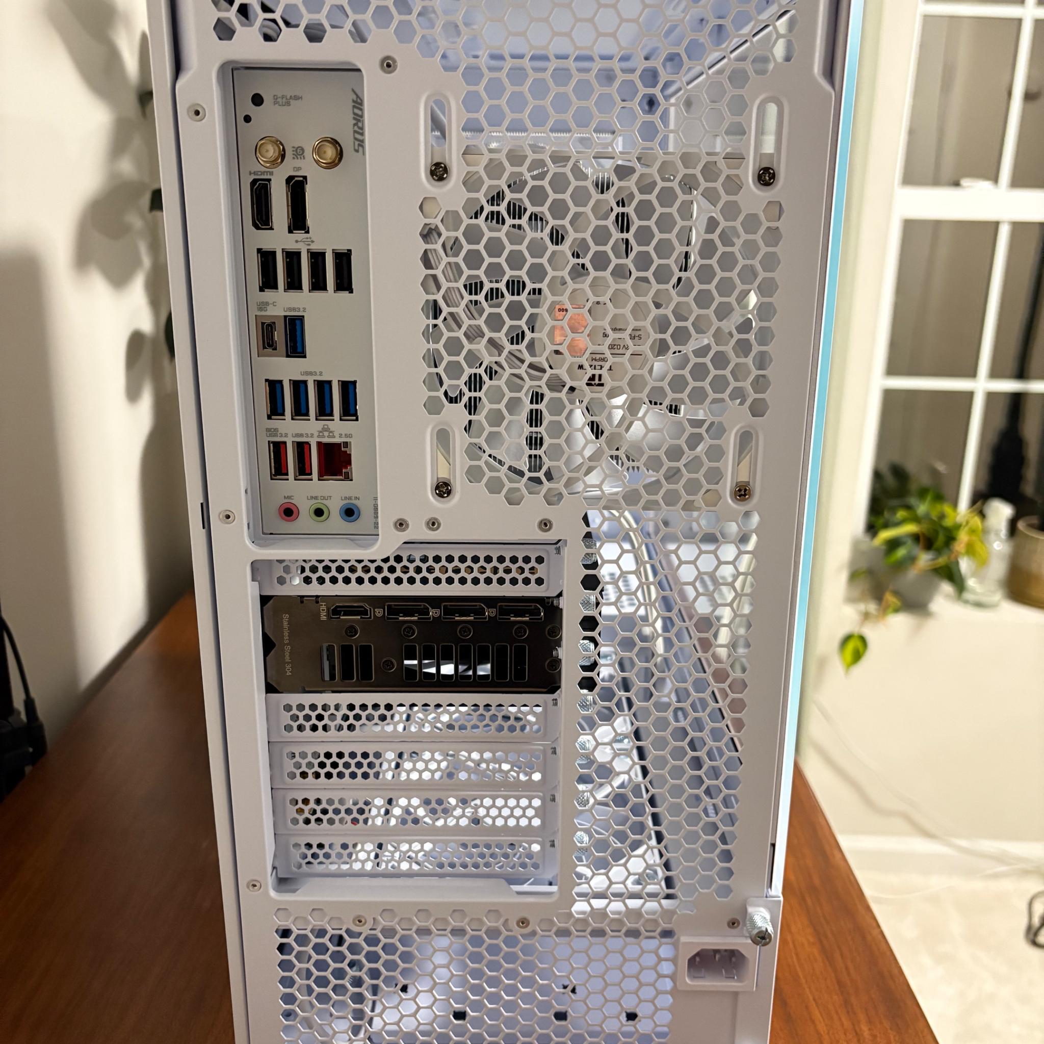 RTX 4070TI | Ryzen 7 7700X | 32GB DDR5 | 1TB SSD | 850W Gold PSU | ARGB Fans | Lancool 207