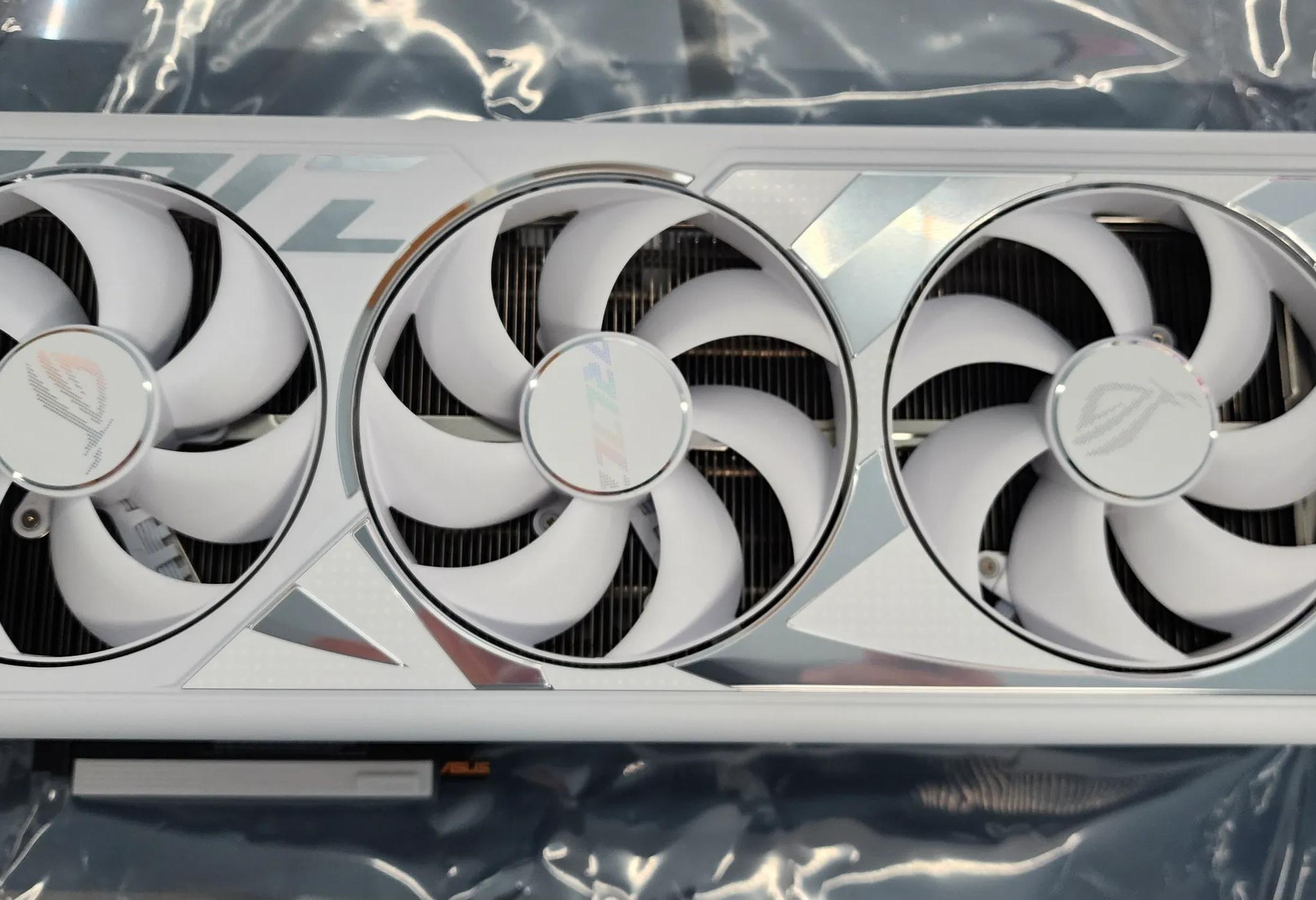 USED! RTX 4090 Asus Rog Strix OC White Edition