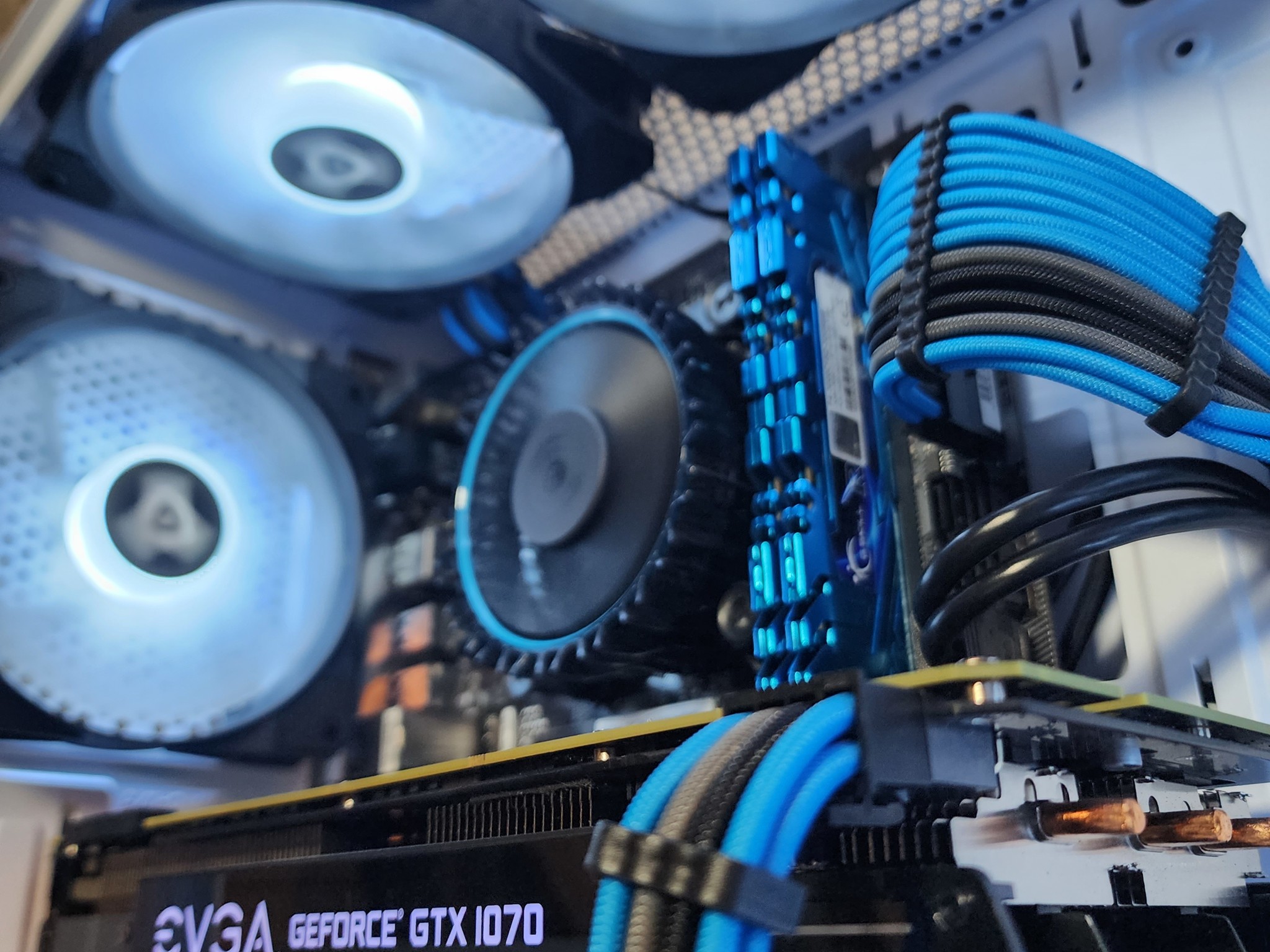 💙🤍💙 Intel Core i3 12100F // GeForce GTX 1070 // G.Skill 16GB 3000MHz