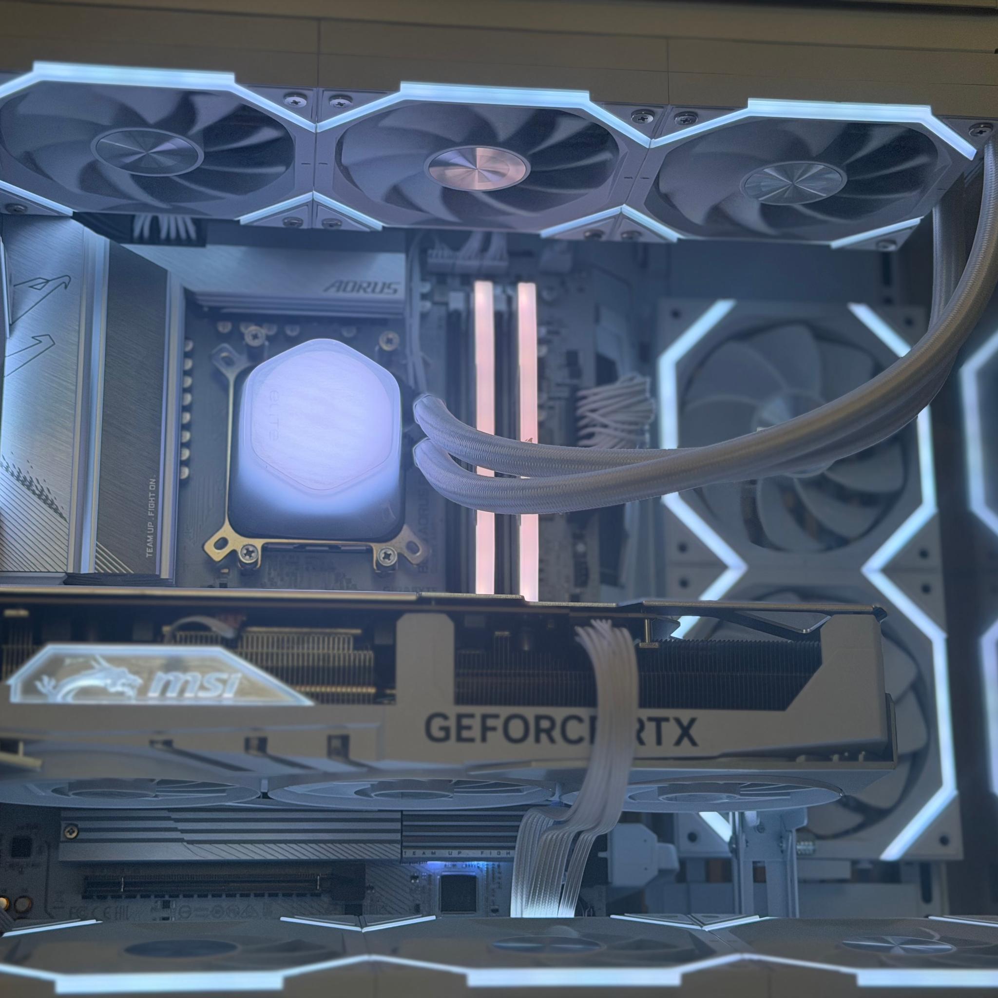 ⬜️ Whiteout ⬜️  RTX 4080 Super | Ryzen 7 7700X | 32GB DDR5 | 2TB