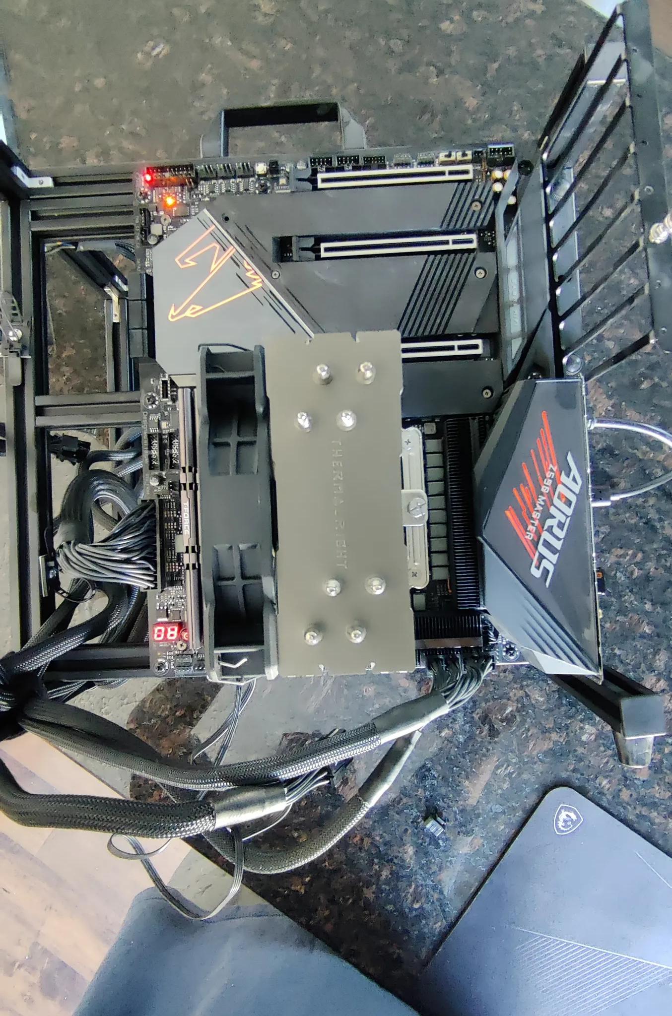 Gigabyte Z590 master Combo