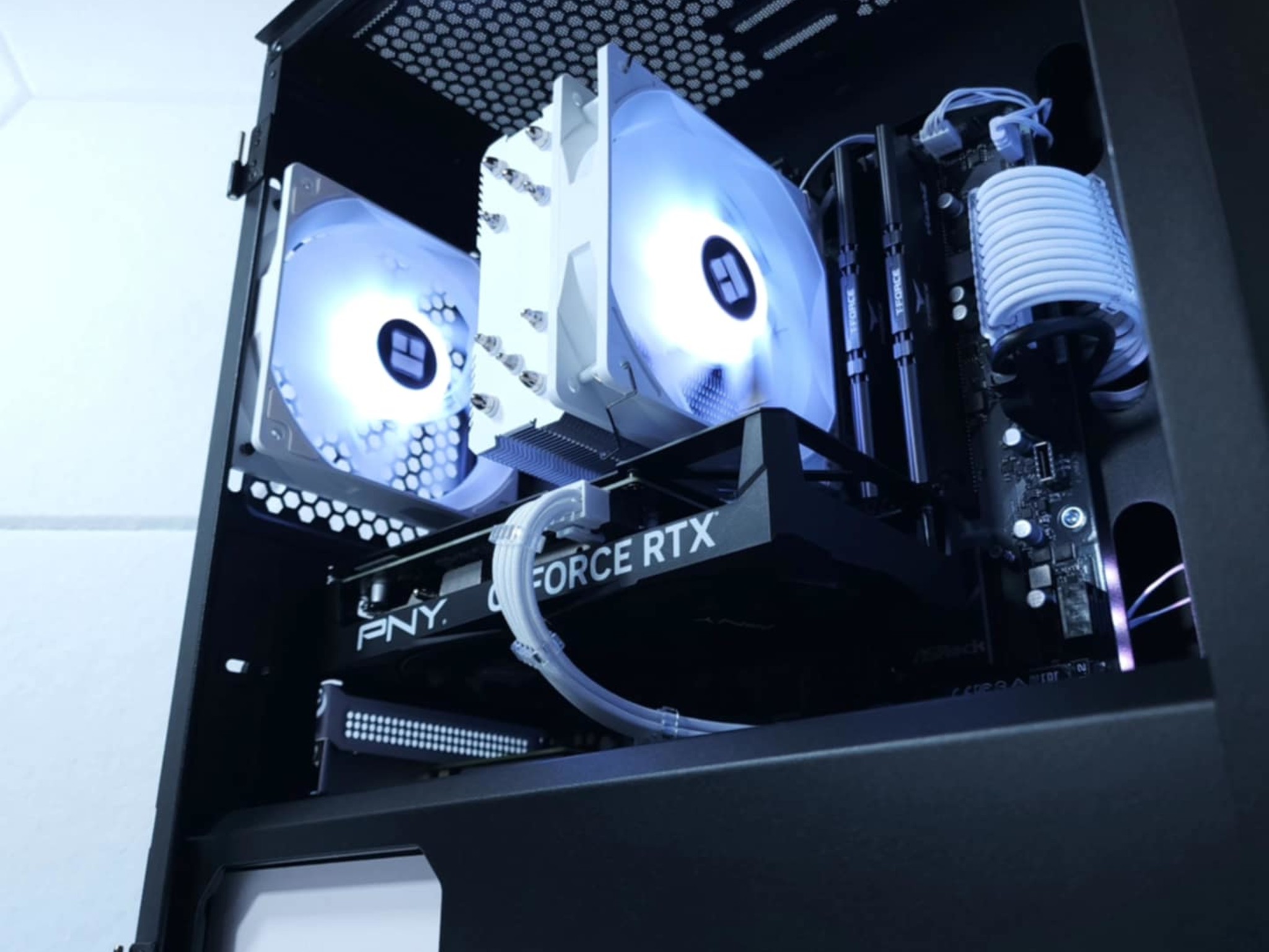 🤍RTX 4060●Core i5 12500T●1TB NVMe●16GB 3200MHz DDR4●1080p Gaming Computer