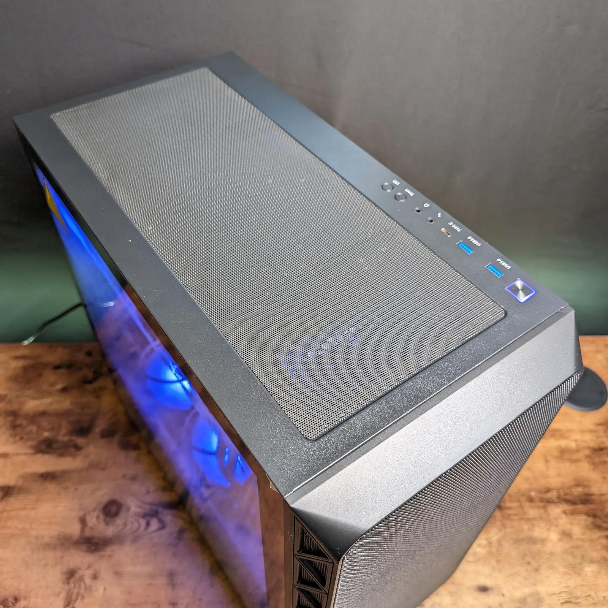 RX 7800xt // Ryzen 7 5700x3D // 32GB 3600MHz RAM // 1TB Gen4 NVMe