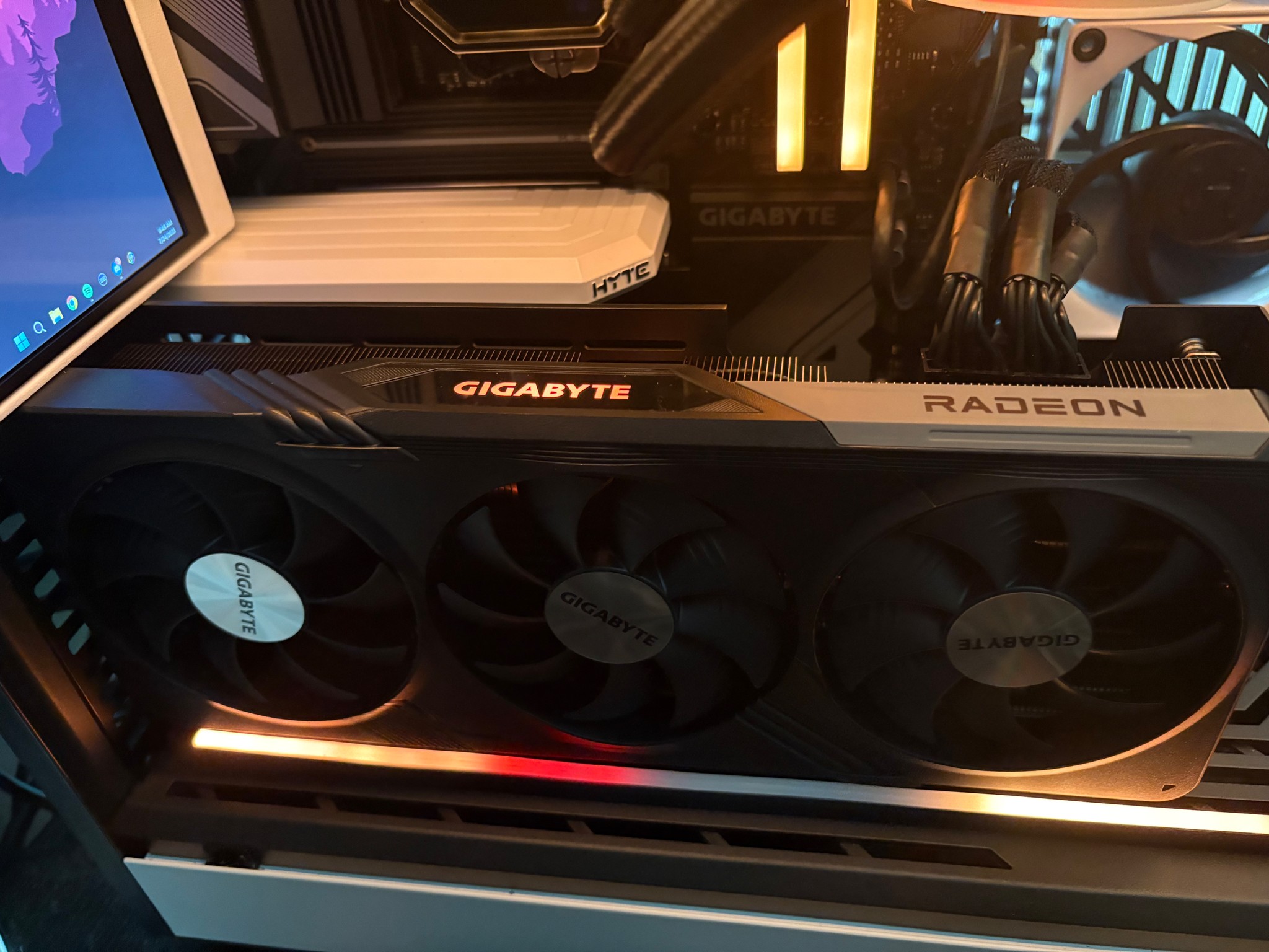 Gigabyte RX 7700XT 12GB