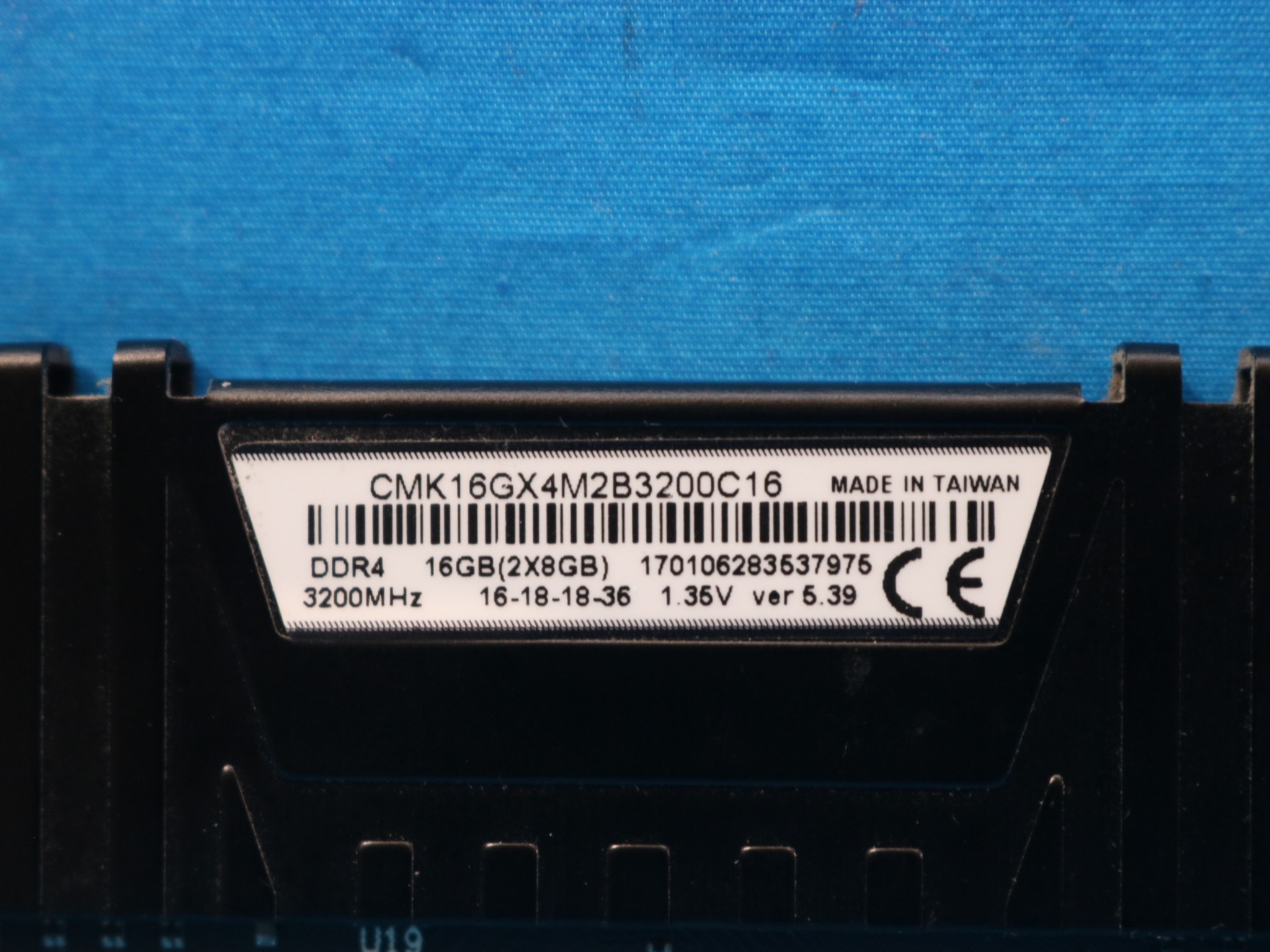 Corsair Vengeance LPX 16GB (2x8GB) DDR4 3200MHz 1.35V CL16 Desktop RAM Kit CMK16GX4M2B3200C16
