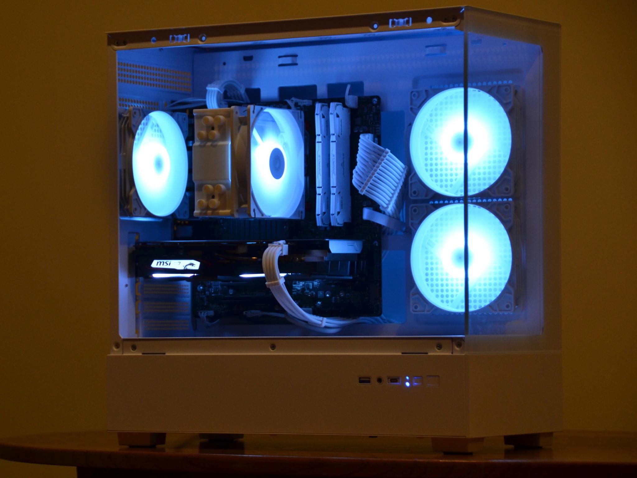 SNOWSTORM | RYZEN 5 3600 + GTX 1660 | WIFI + BT | FISH TANK