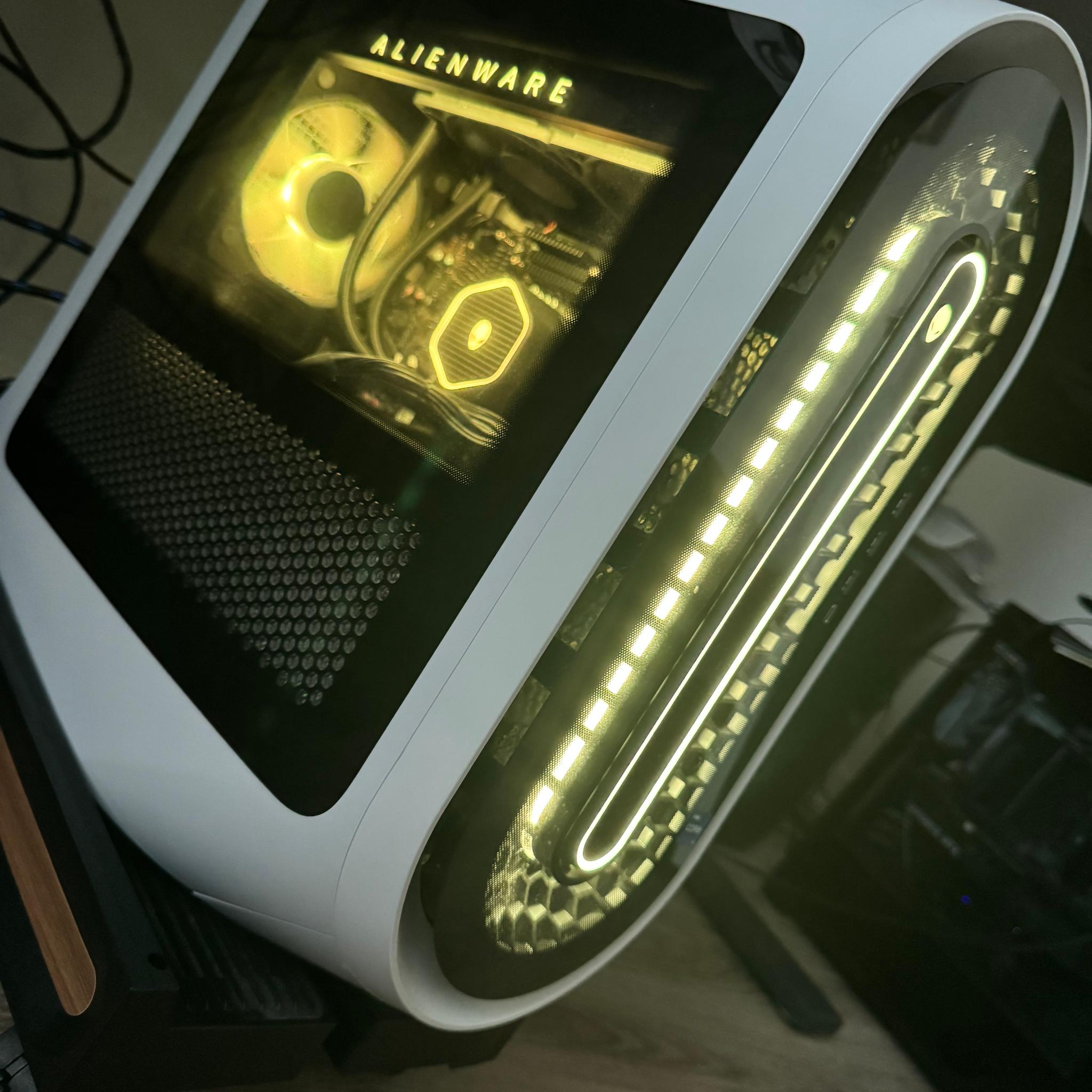 GeForce RTX 4090 Alienware R15 Gaming PC - Core i9-13900KF