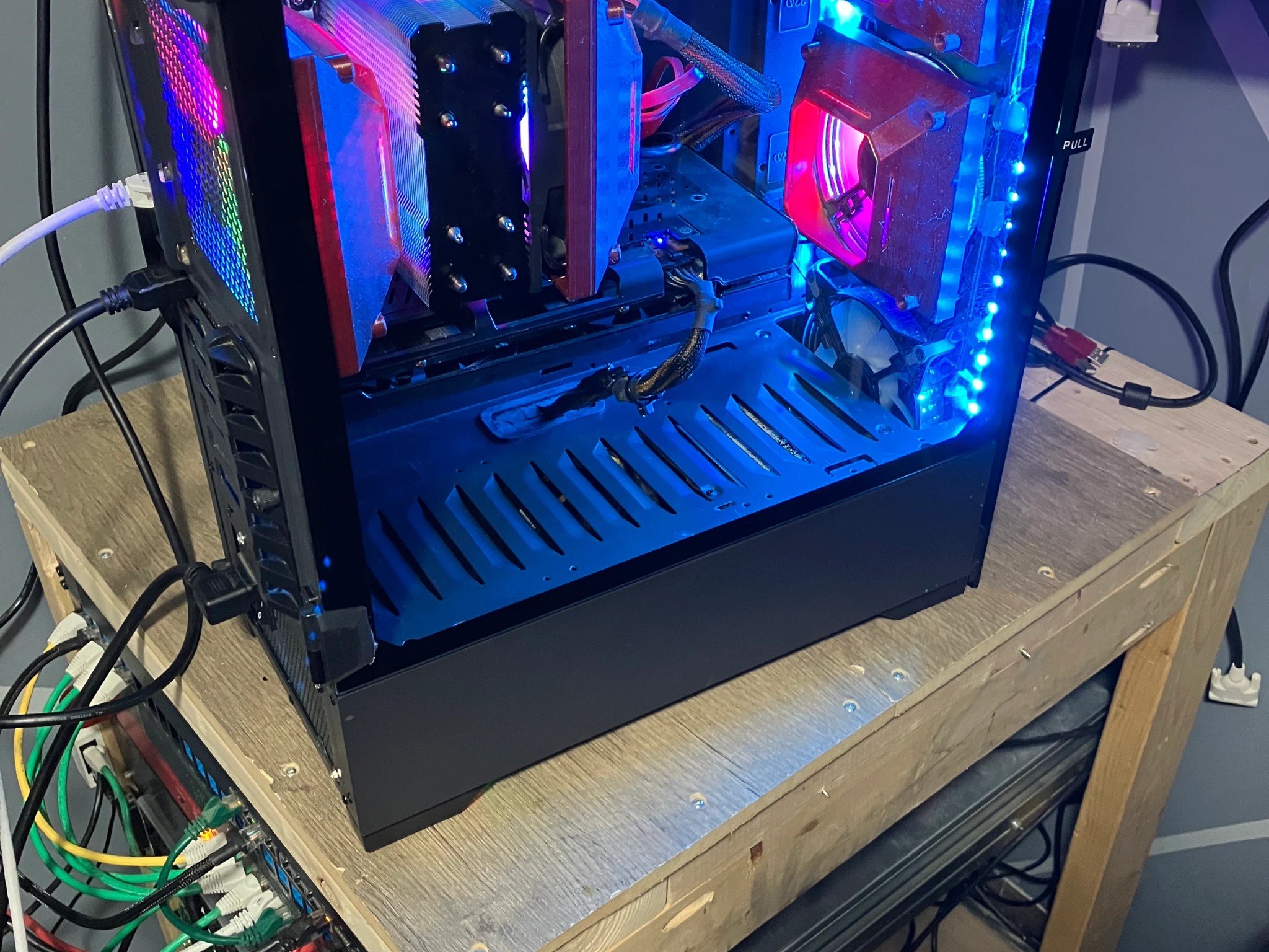 i5-9400f | RX 5500 XT | 16 GB Ram | 512 GB NVMe | 2 x 1 TB Game HDD | 700W PSU | Win 11 Pro