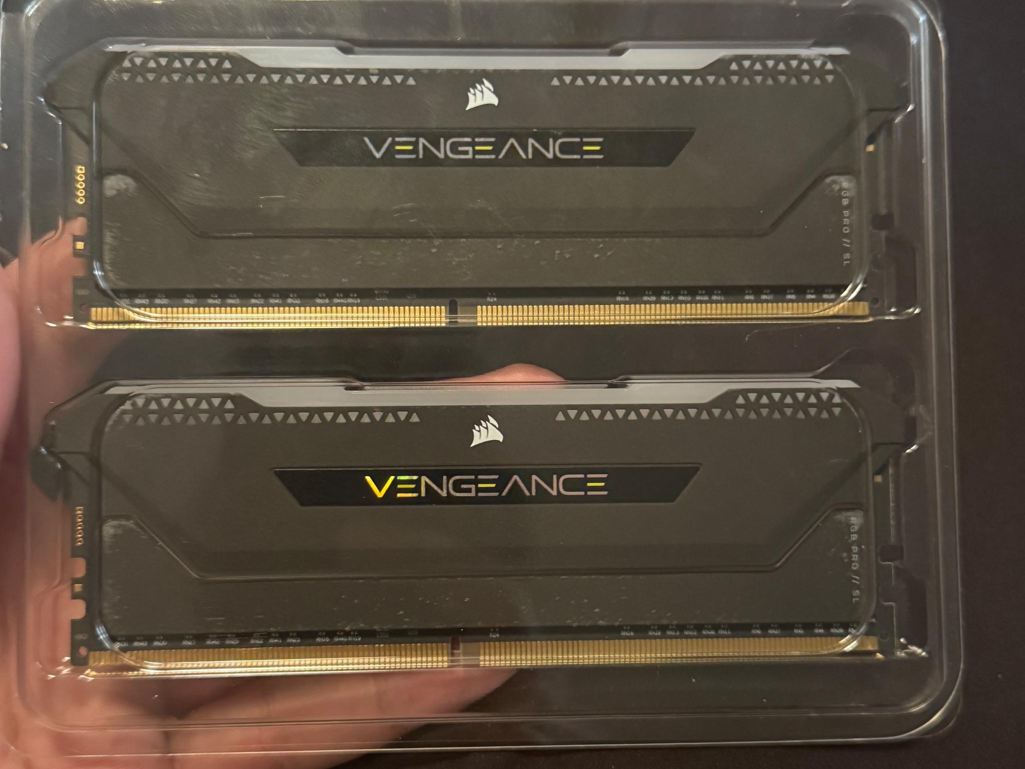 CORSAIR VENGEANCE RGB PRO SL DDR4 RAM 32GB
