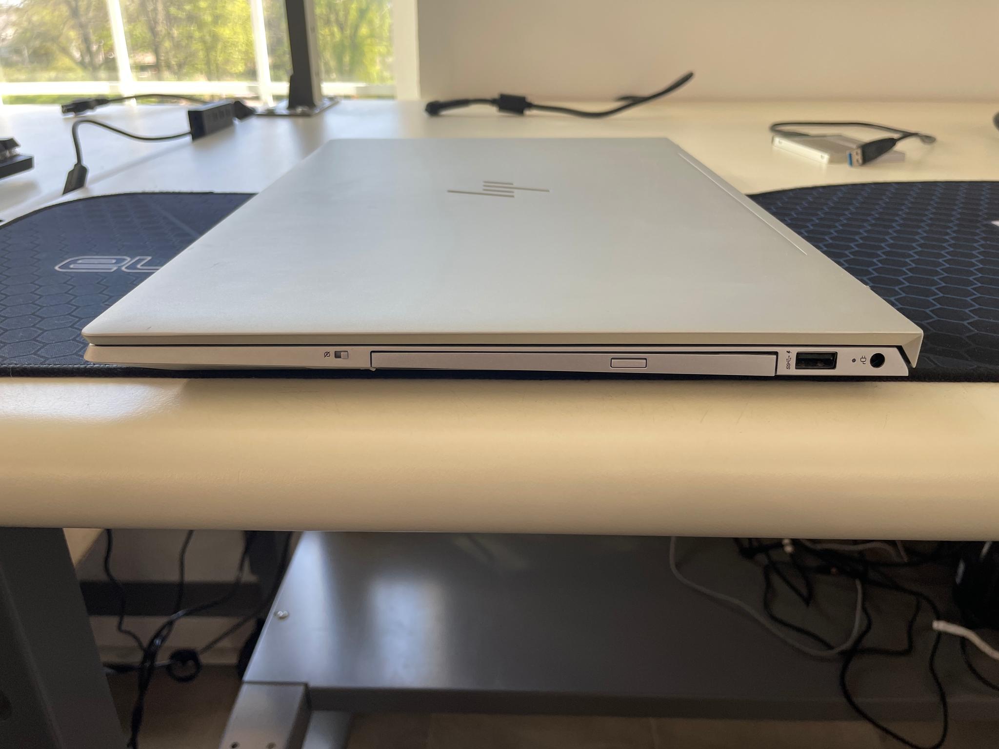HP Envy 17 + i7-8565u + GeForce MX250 + 256 2.5” SSD