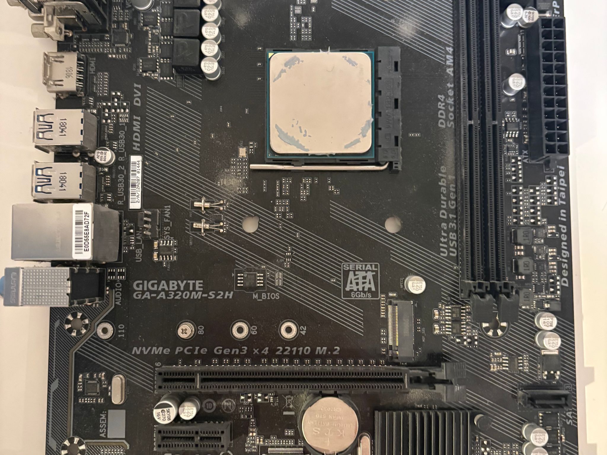 AM4 Motherboard Combo: Gigabyte A320M + Ryzen 3 2200G
