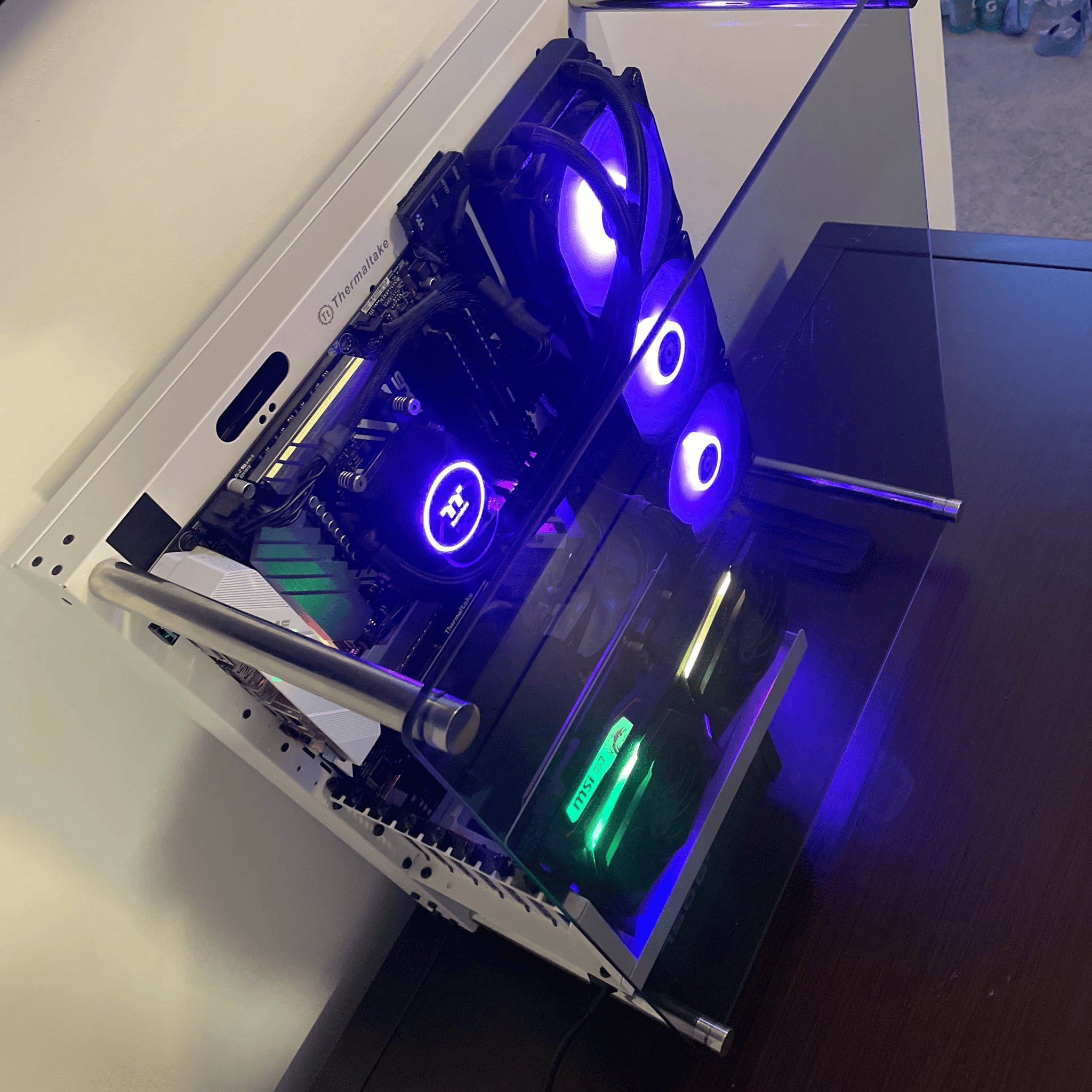 Custom RGB Gaming PC (Ryzen 7 2700x, GeForce RTX 2060 Super, 16gb DDR4 RAM)