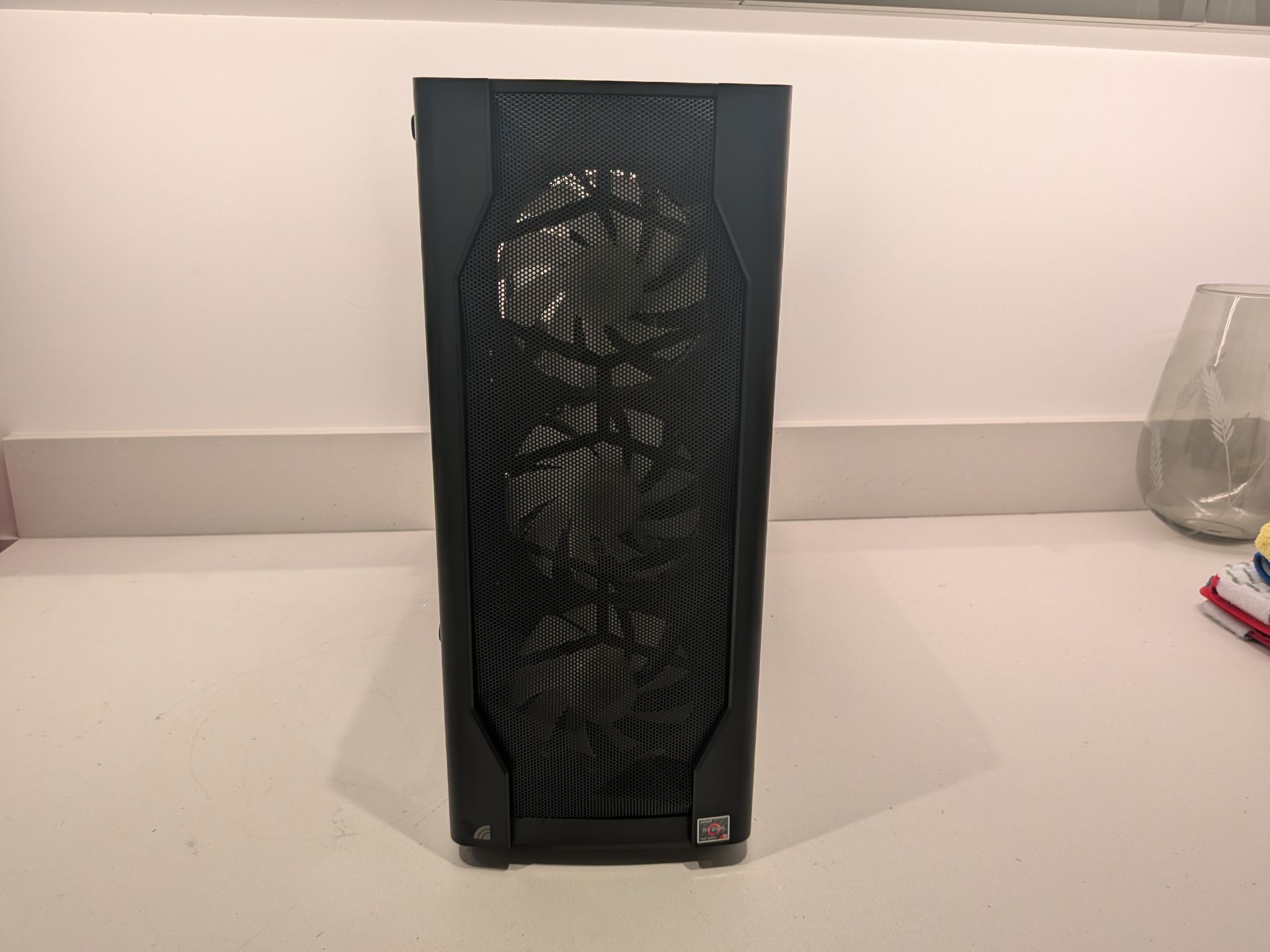 1440p Lightshow - RX 9070, Ryzen 5 7600, 32 GB DDR5, 2 TB Gen 4 NVME, RGB