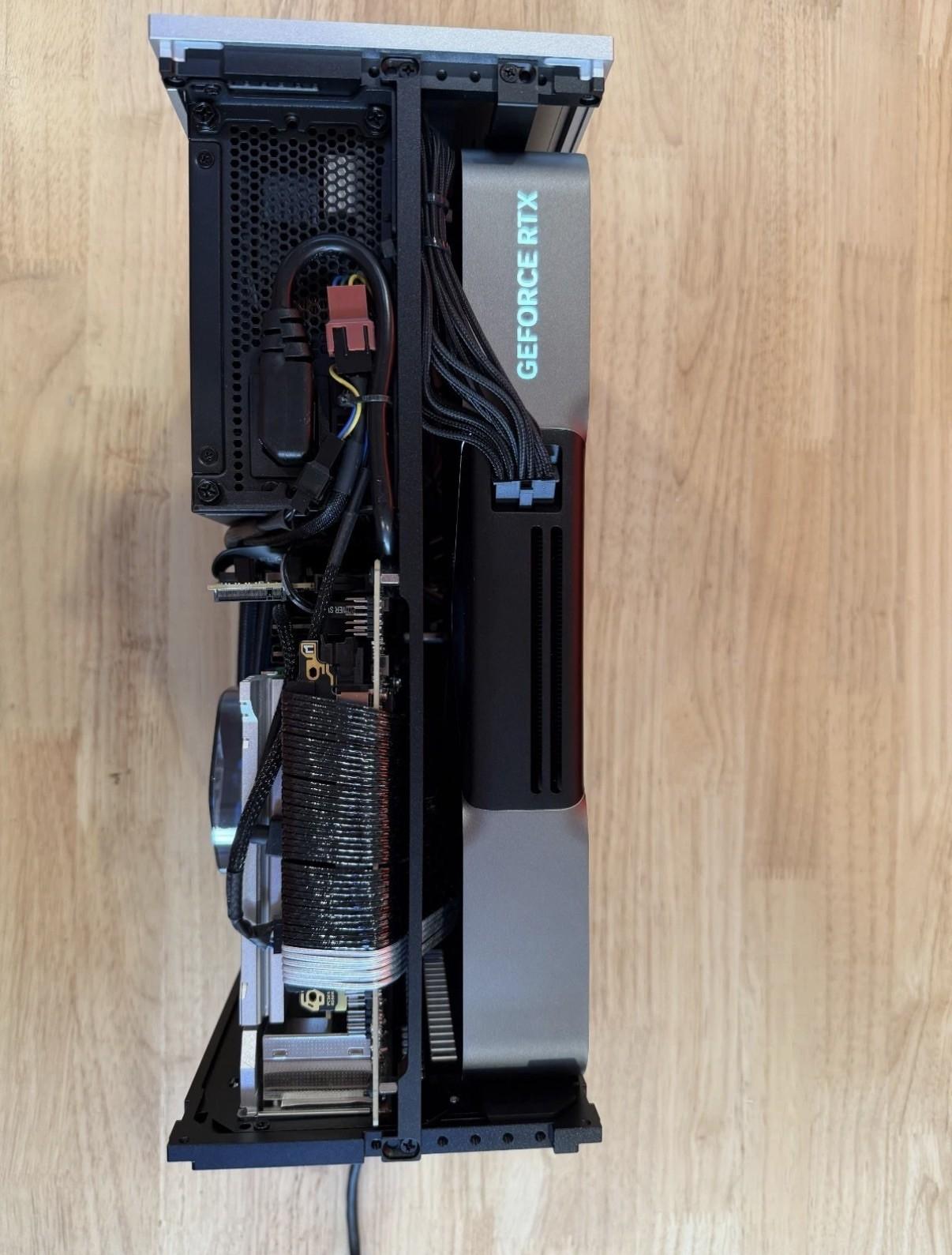 FORMD T1 | RTX 5080 | Ultra 7 265KF | 8TB NVME SSD | 128GB Ram
