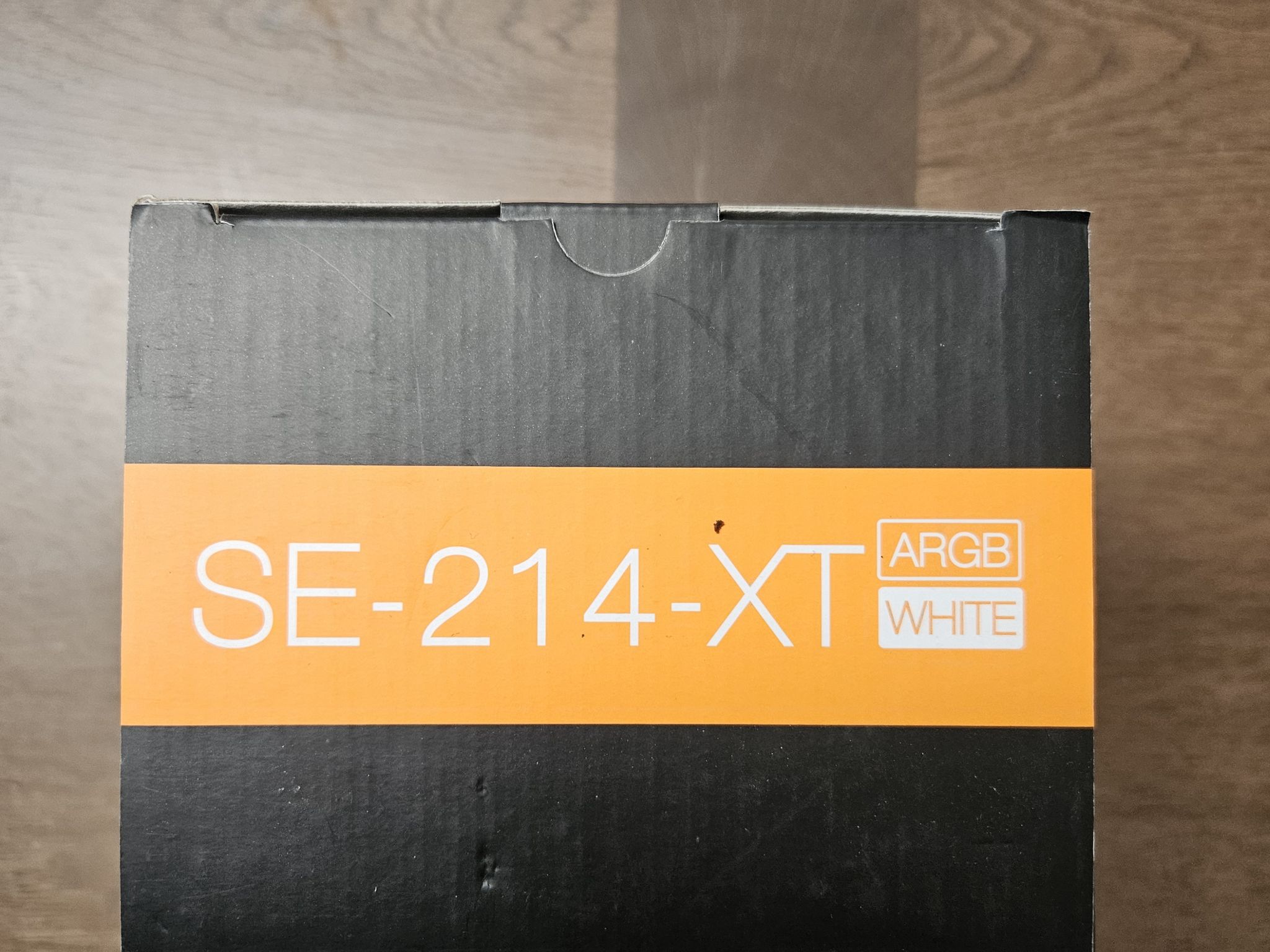 BNIB ID COOLING SE-214-XT white RGB CPU cooler
