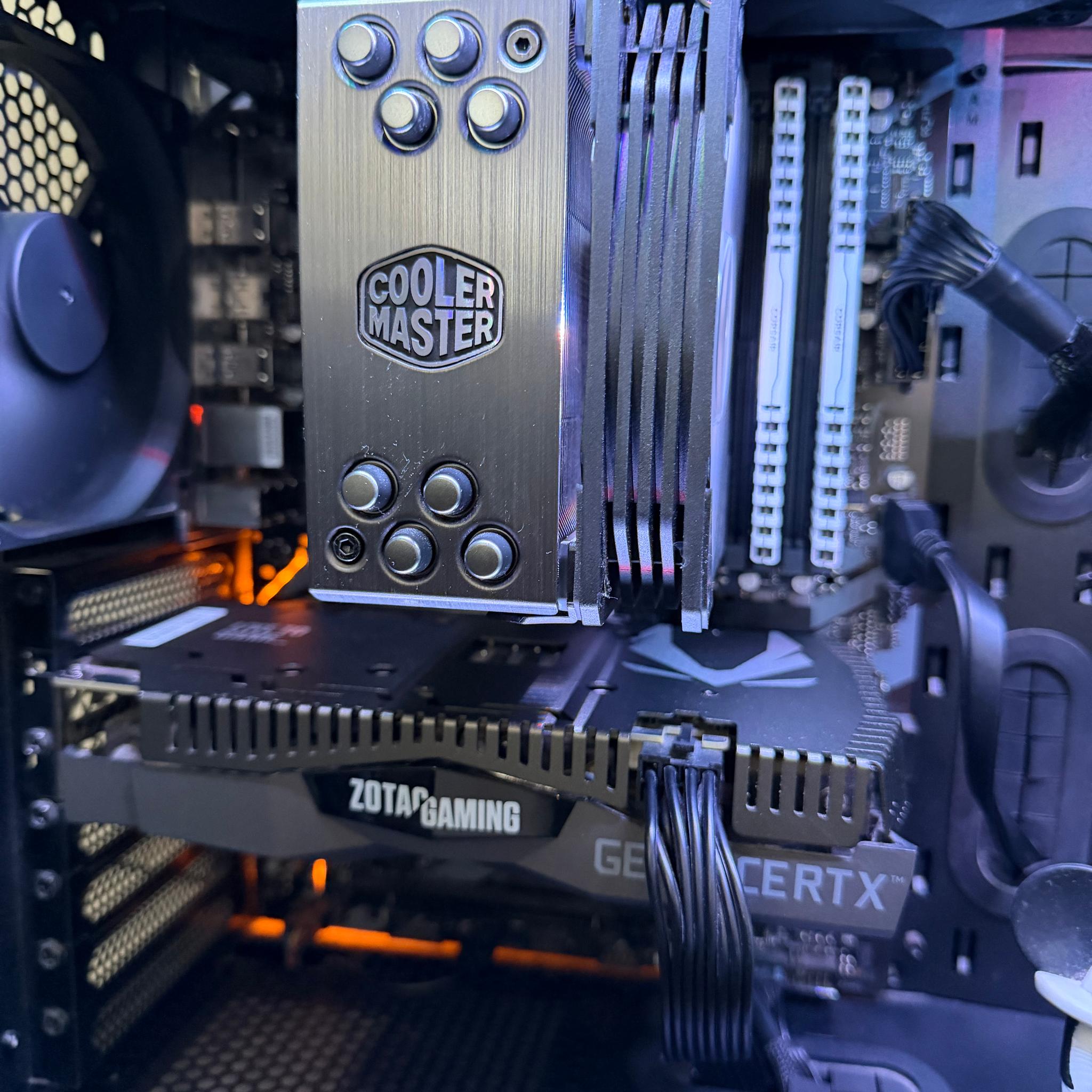 Black & White Geforce Zotac RTX 2060 & Intel i7 9700K Gaming PC