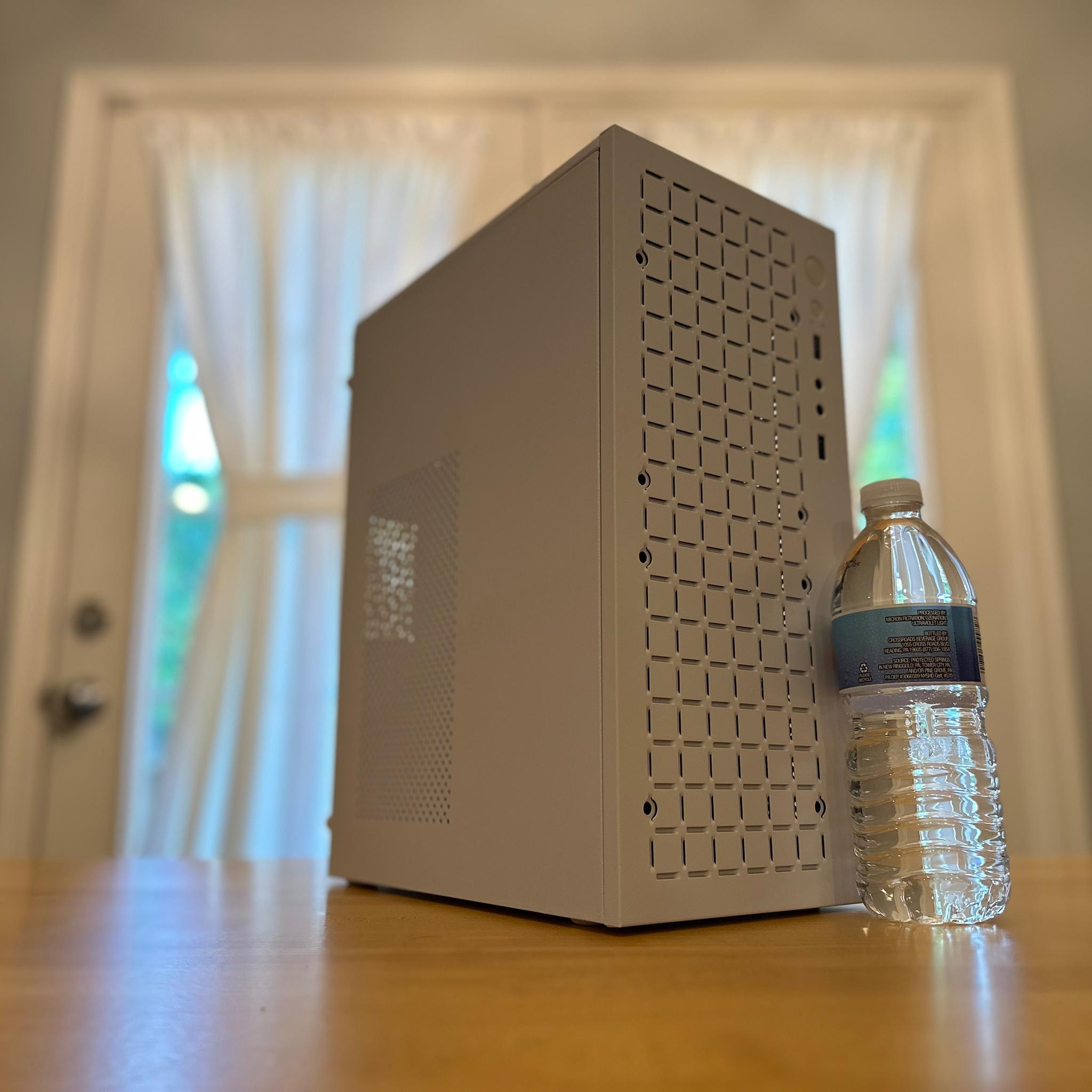 ⚪️|AMD RX 5700 8gb, 16gb Ram, 1tb SSD, 10 Core 3.4ghz Intel Processor, WiFi Compact Gaming PC