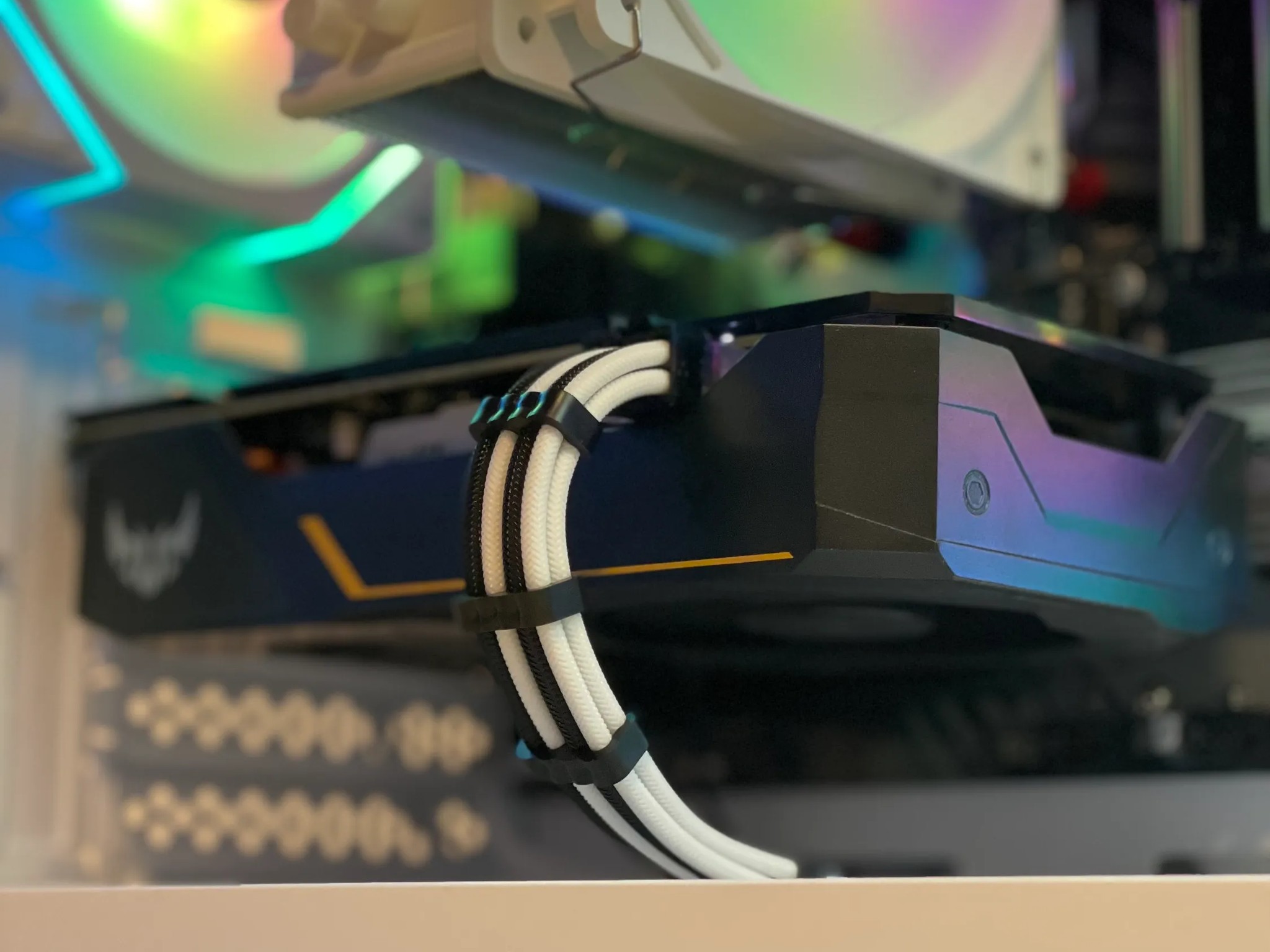 "Arctic Shadow" Ryzen 7 + GTX 1660 SUPER