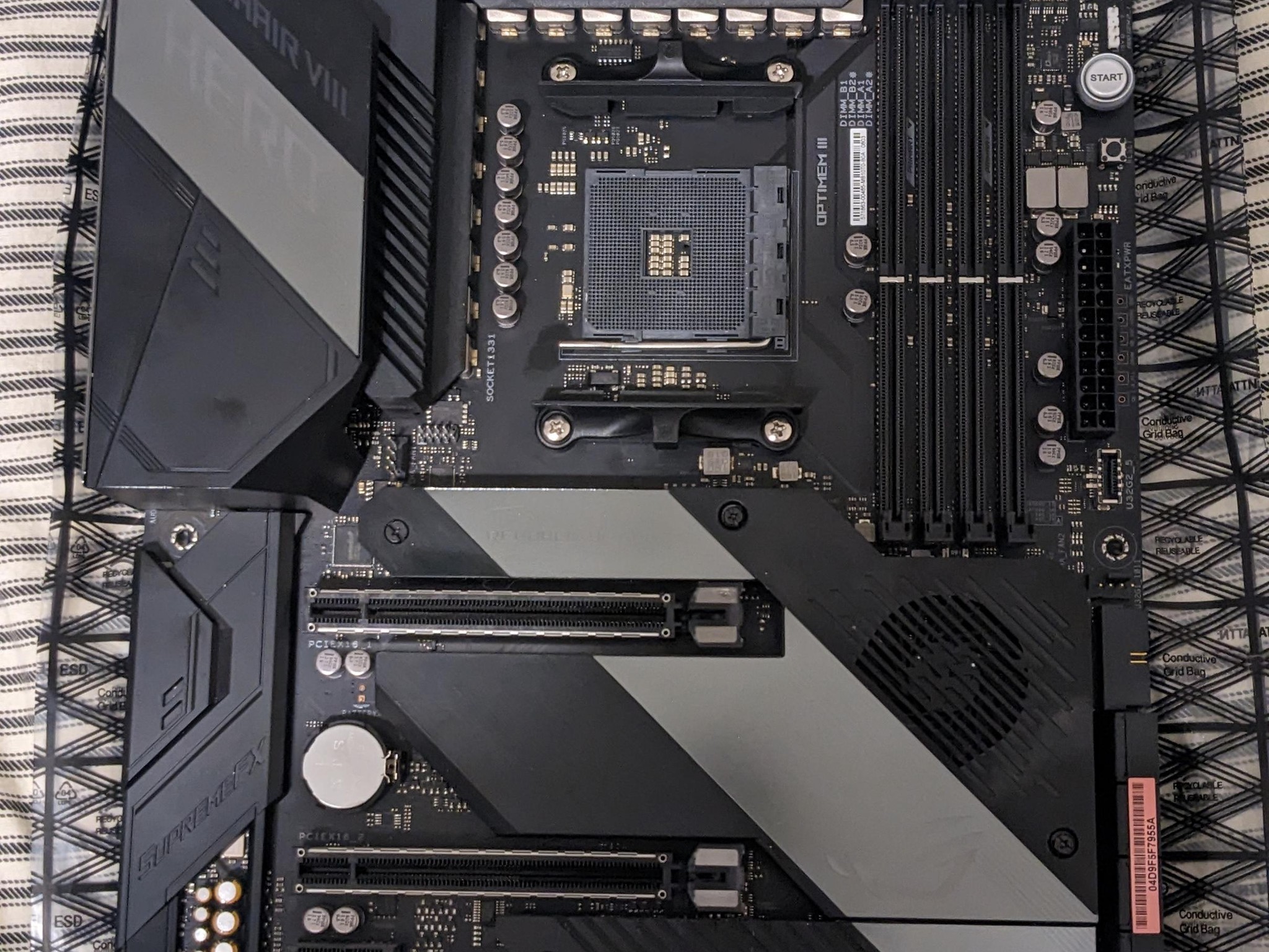 Asus ROG Crosshair VIII Hero (Wi-Fi) X570 AM4 Motherboard