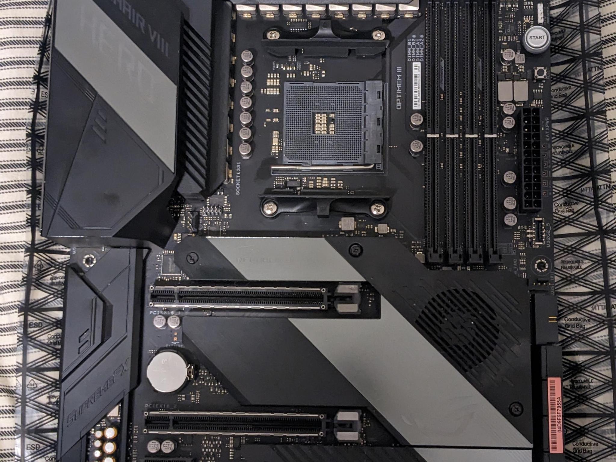 Asus ROG Crosshair VIII Hero (Wi-Fi) X570 AM4 Motherboard
