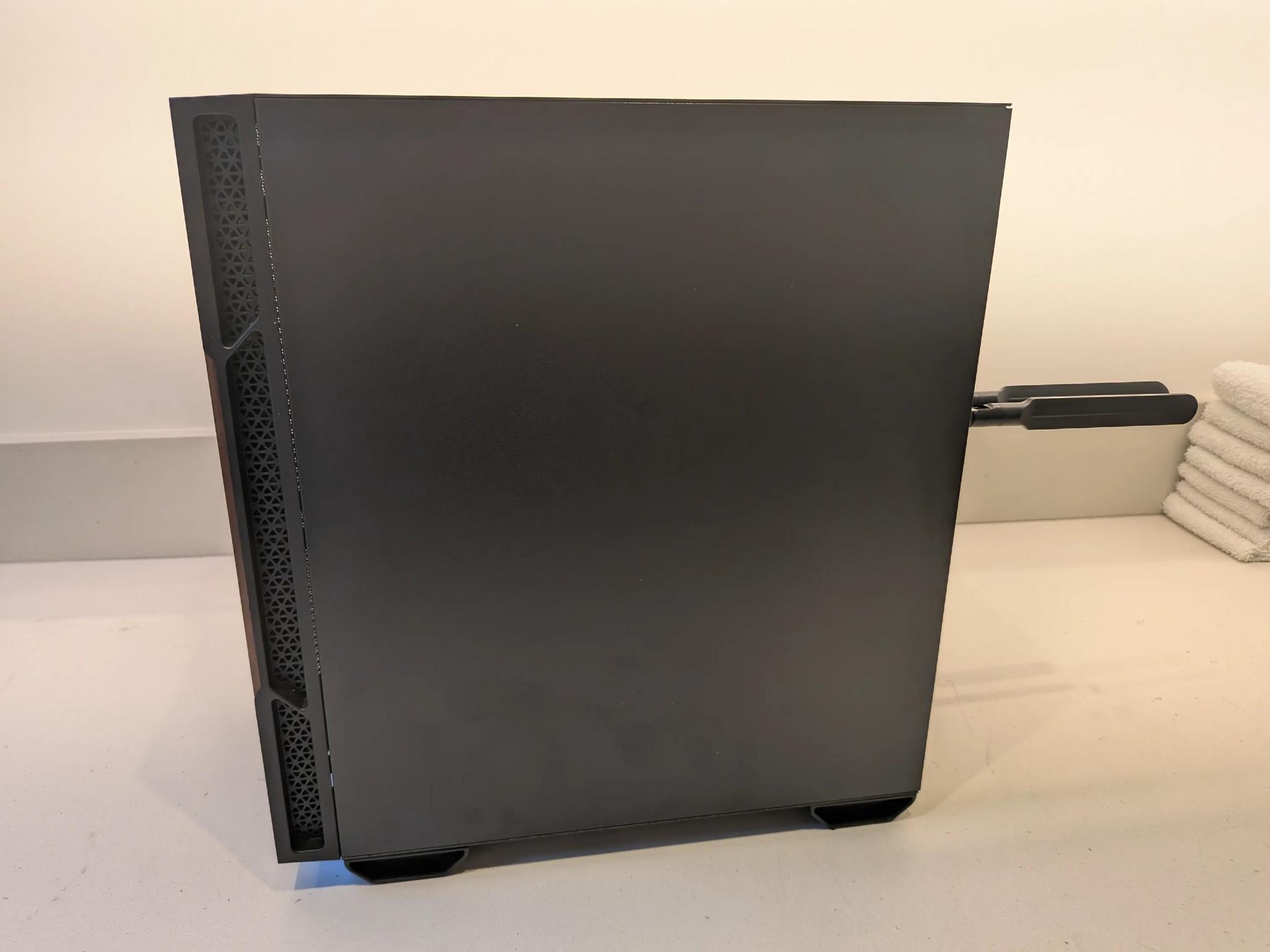 Wood Chopper - RX 9060 XT 16GB, Intel Core i5 12600, 32 GB RAM, 2 TB Gen 4 NVME