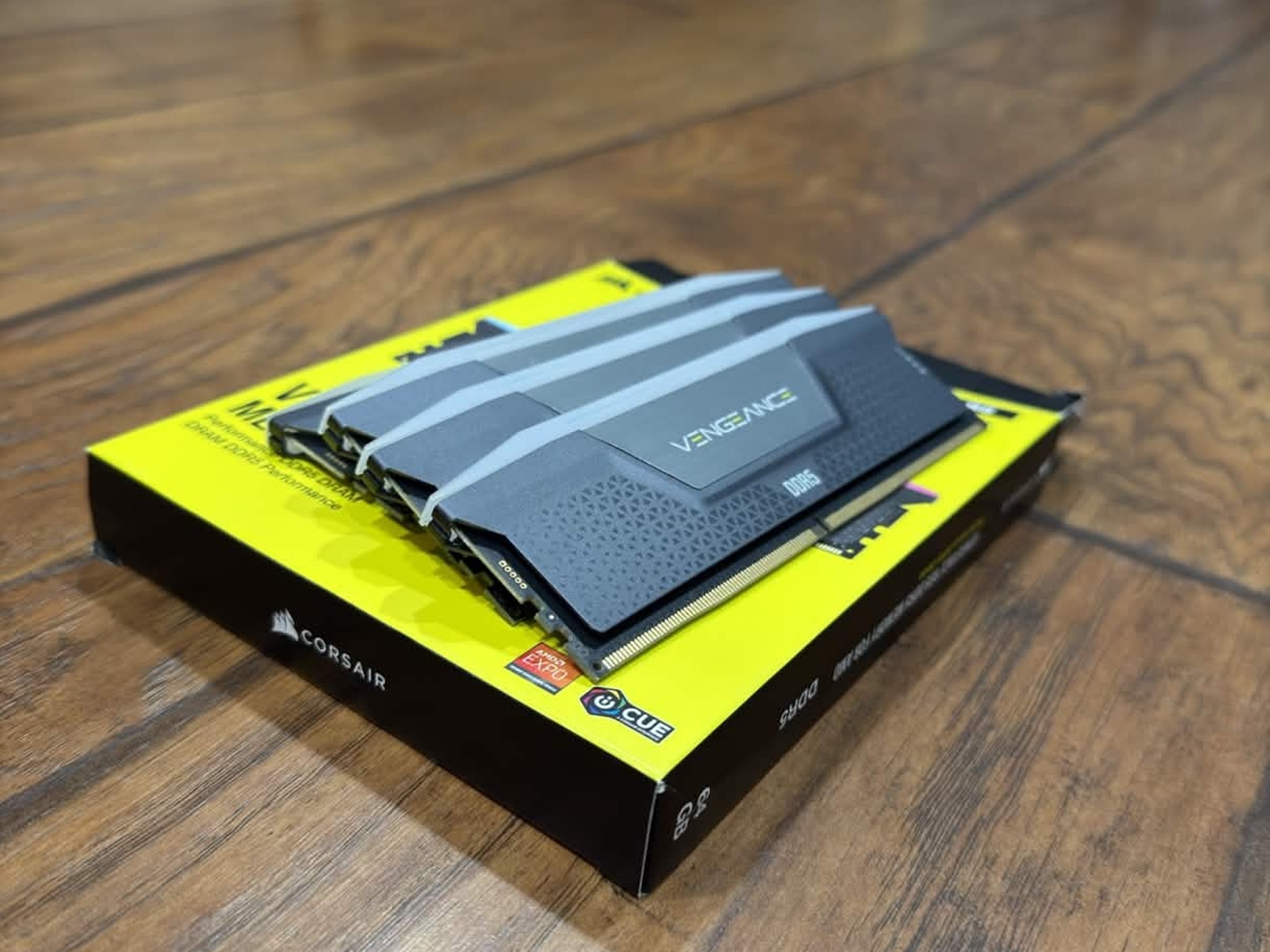 4x16gb Corsair Vengeance AMD Ram (CMH64GX5M4B5600Z36)