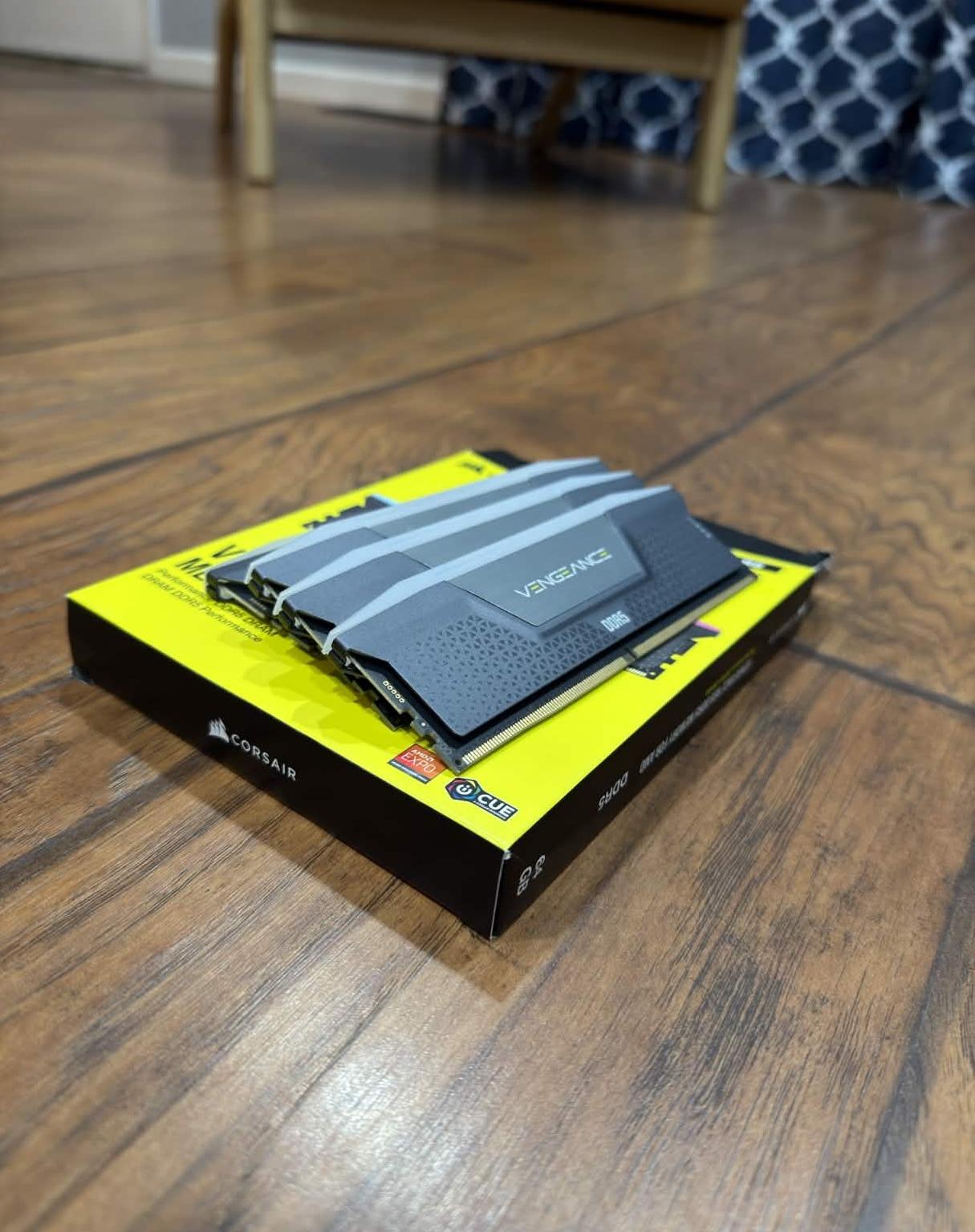 4x16gb Corsair Vengeance AMD Ram (CMH64GX5M4B5600Z36)