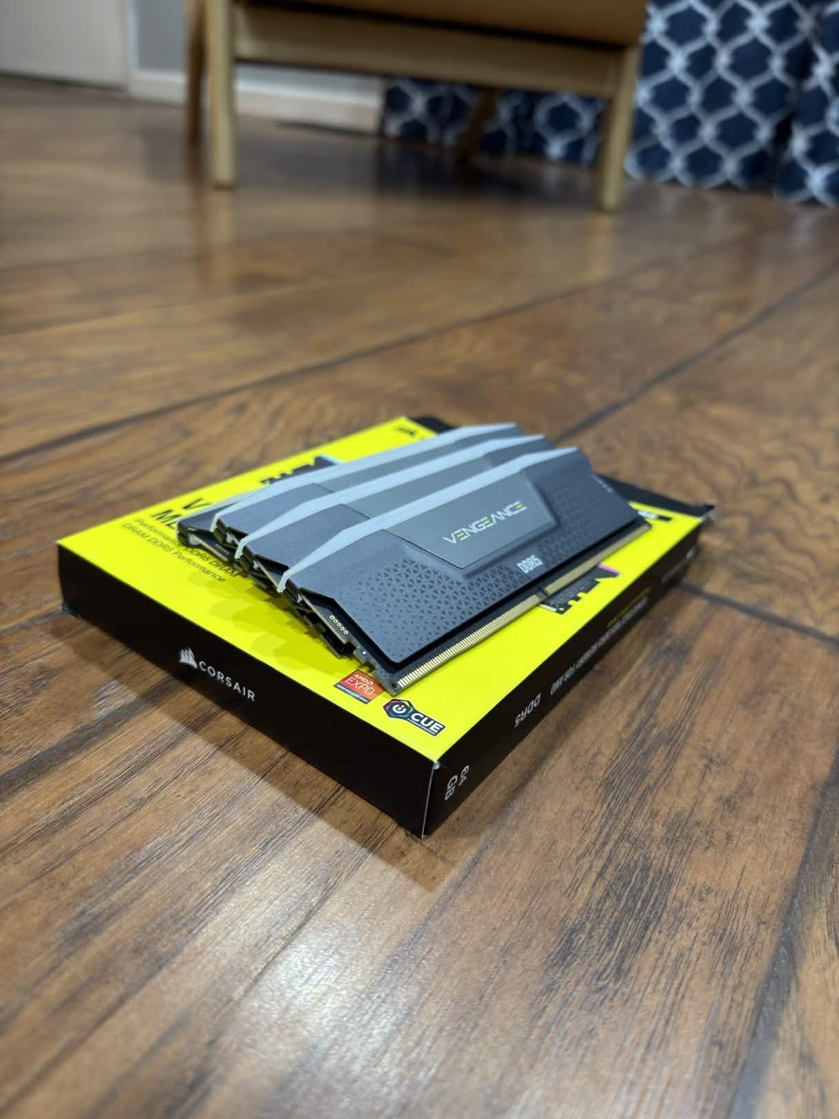4x16gb Corsair Vengeance AMD Ram (CMH64GX5M4B5600Z36)