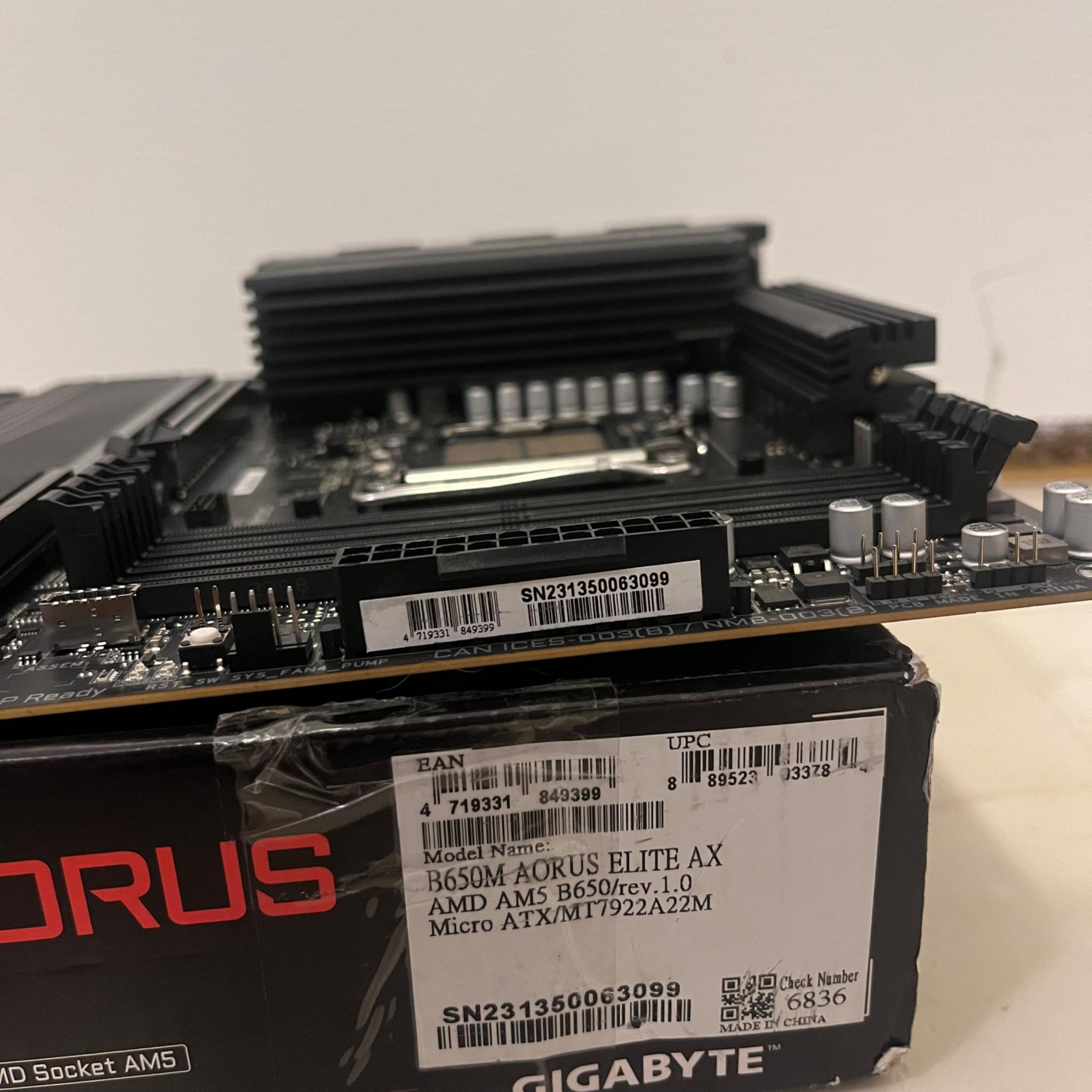 GIGABYTE B650M AORUS Elite AX (AM5/ LGA 1718/Micro-ATX/ DDR5/ 2* M.2/ PCIe 5.0)