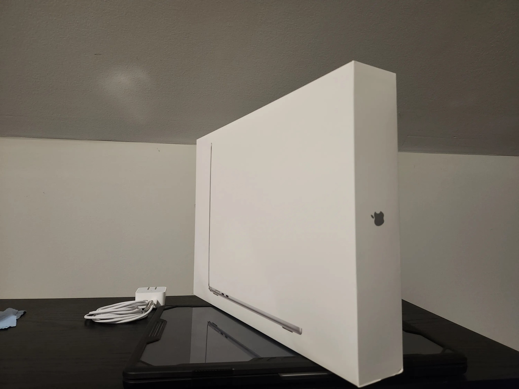 MacBook Air 15" M3 (2024): Maxed Out Powerhouse! 1TB SSD, 24GB RAM + Warranty!