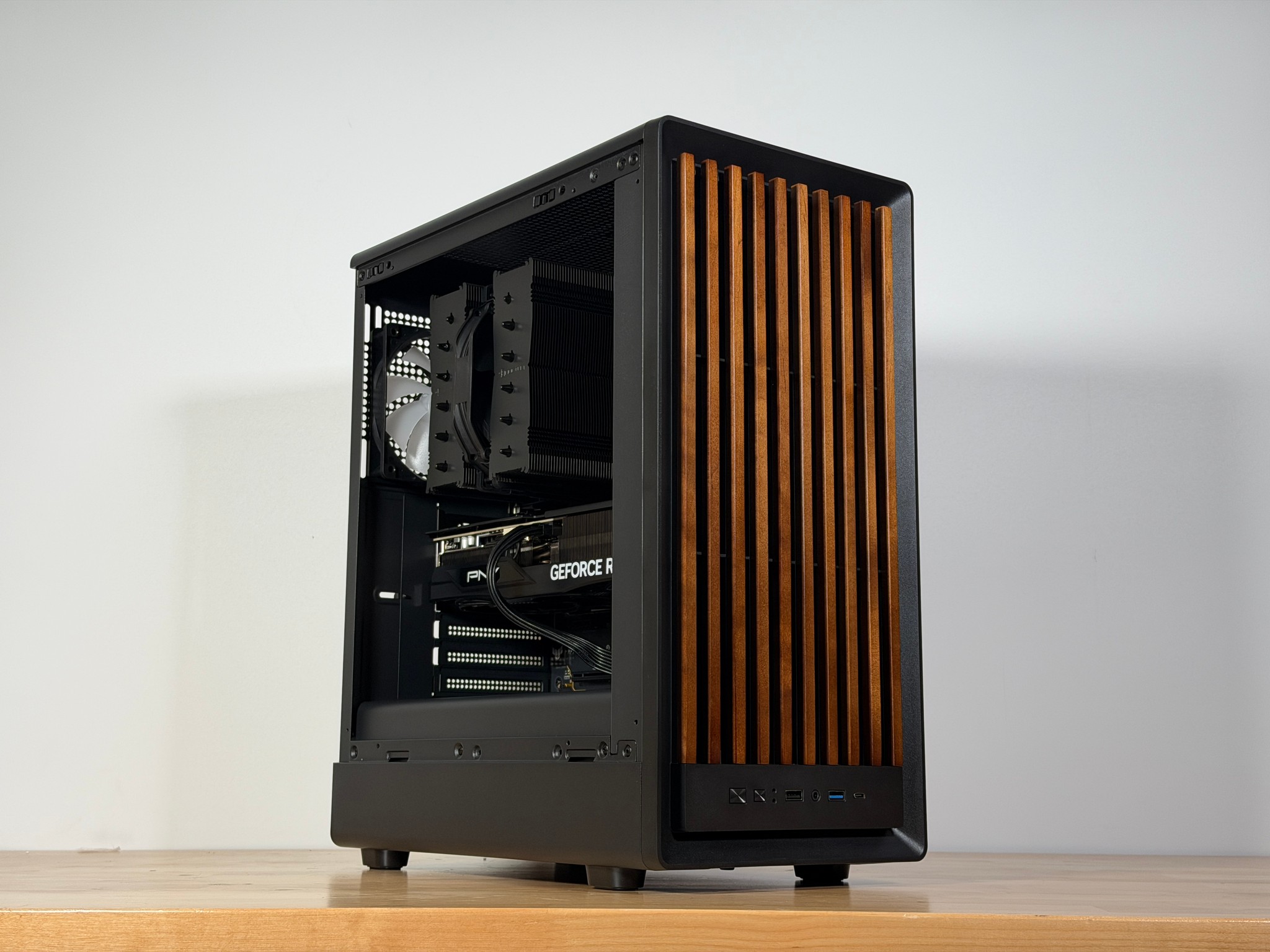 RTX 5070ti Ryzen 7 9800x3d Gaming PC 64gb DDR5 2tb SSD