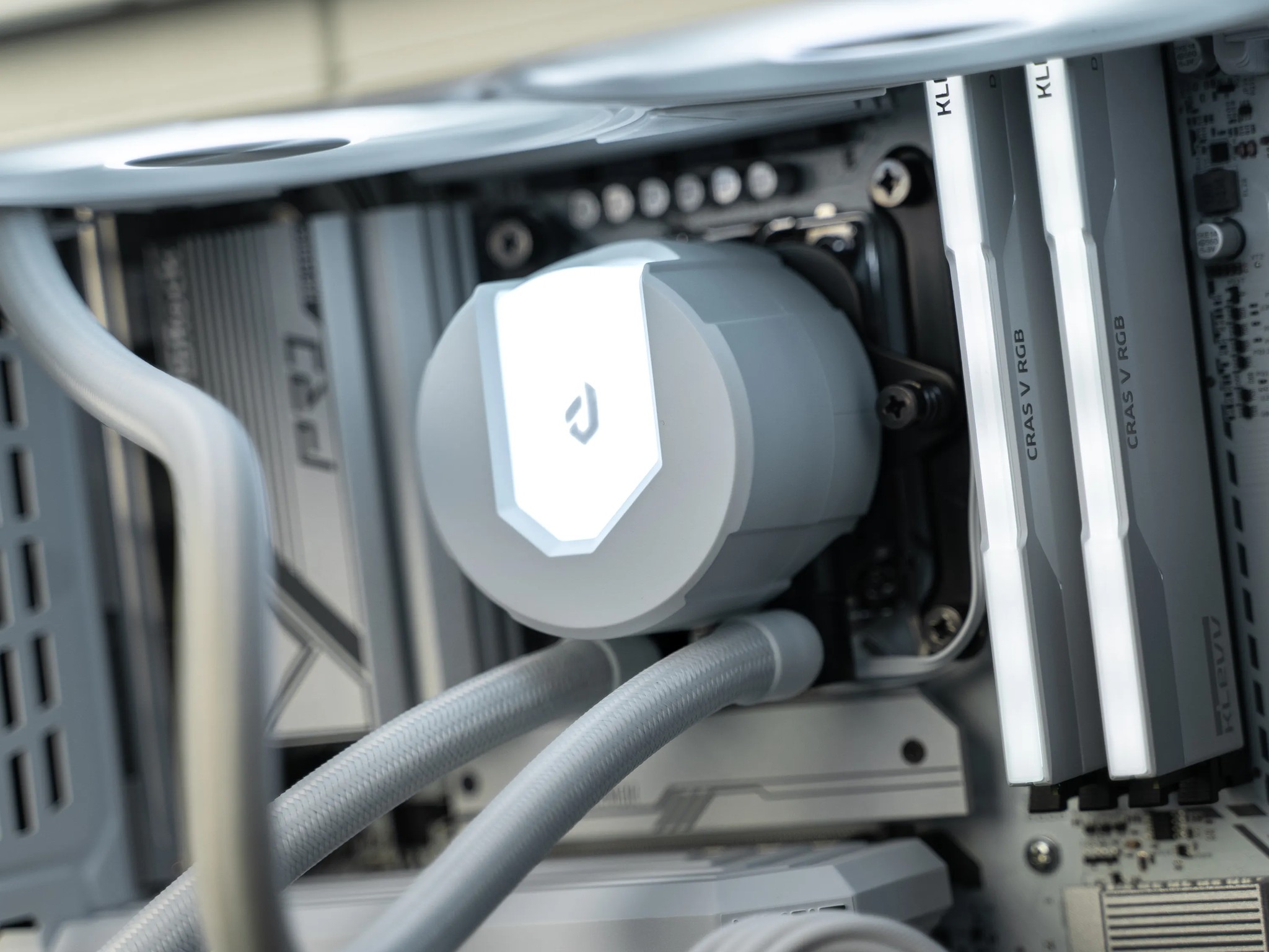 “CorpoLight” RTX 4070 i5 14600K 32GB Windows 11 Pro 2TB Workstation Gaming PC