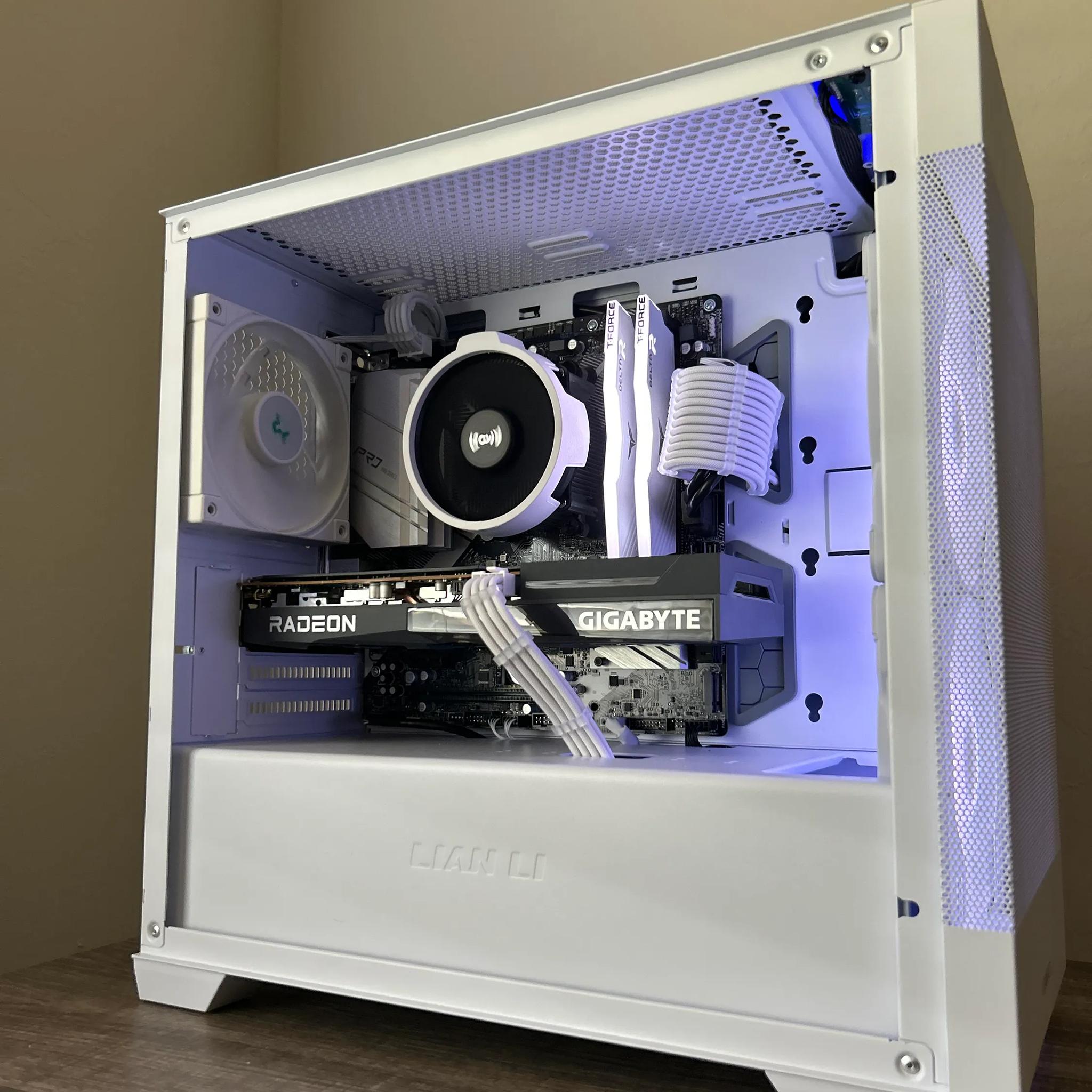 Ryzen 5 3600 | RX6600 | 16GB RAM | 500GB Gen 3 NVME