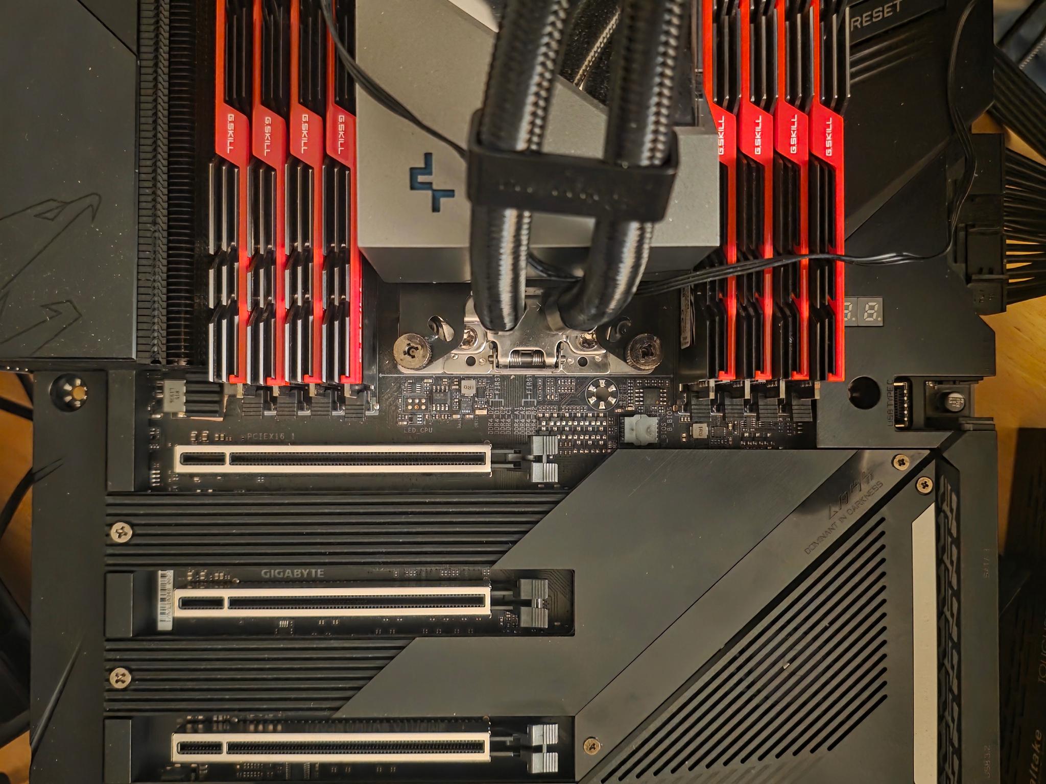 Gigabyte TRX40 Aorus Xtreme + Threadripper 3970X 32/64