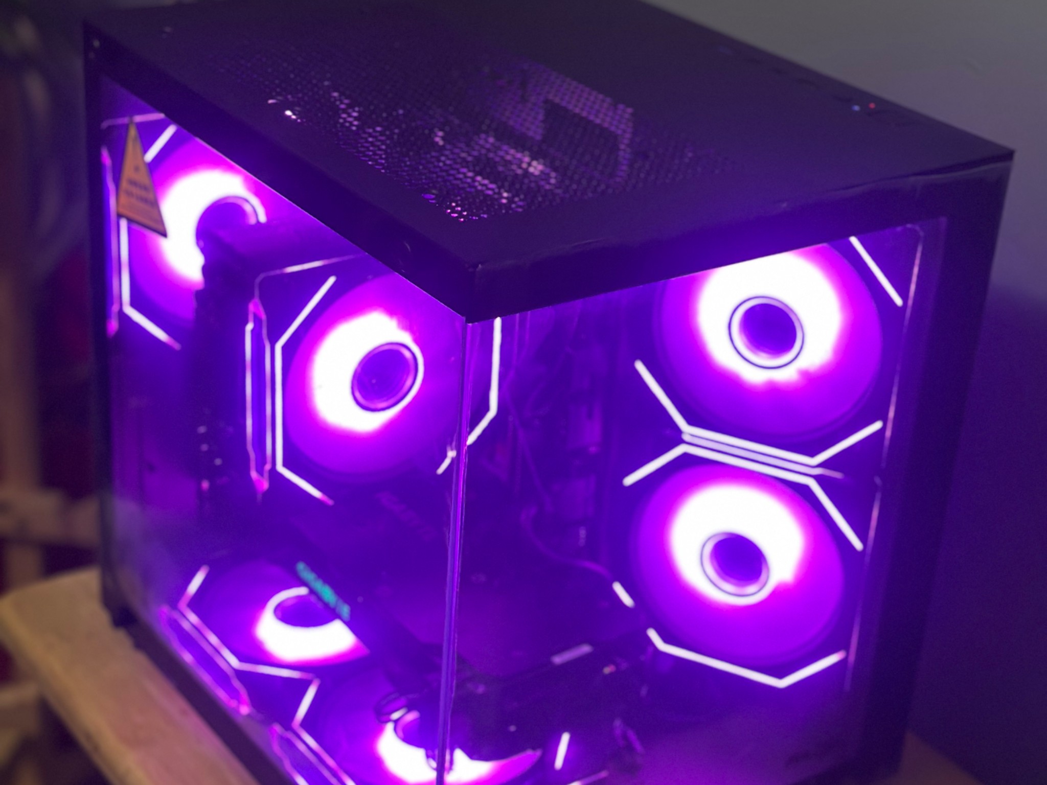 Ryzen 5 2600|GTX 1070|16g DDR4 Ram|650w PSU|256g M.2 NVME| 1TB 3.5" HDD|A320m Motherboard