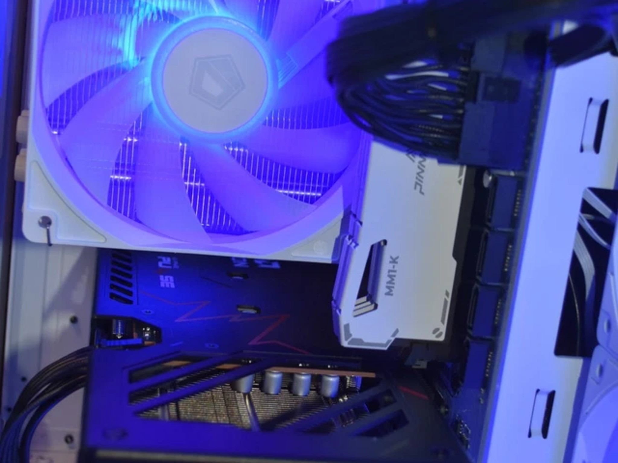 Gaming desktop PC RYZEN 5 3600 RAM 16 GB RX 9060 8GB 1TB NVME PLUS EXTRAS