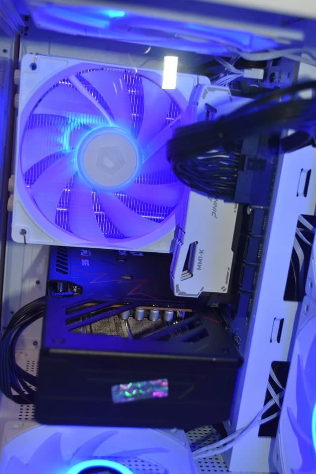 Gaming desktop PC RYZEN 5 3600 RAM 16 GB RX 9060 8GB 1TB NVME PLUS EXTRAS